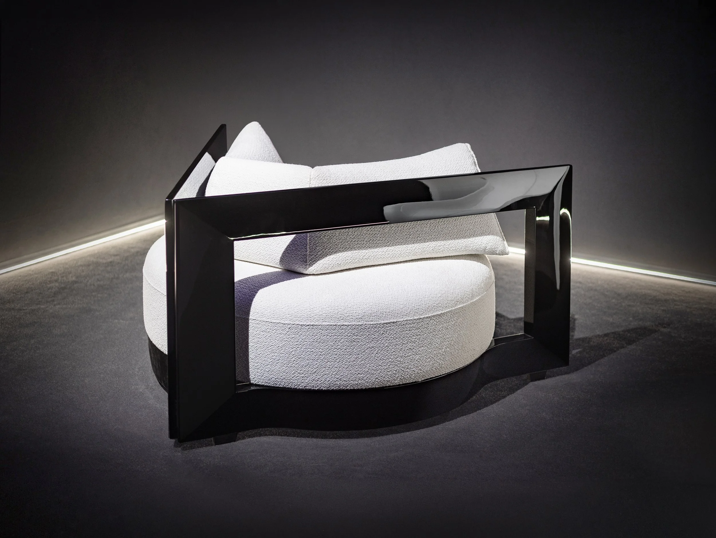 img_Frame_Chair_side_bgwt_p_01.jpg