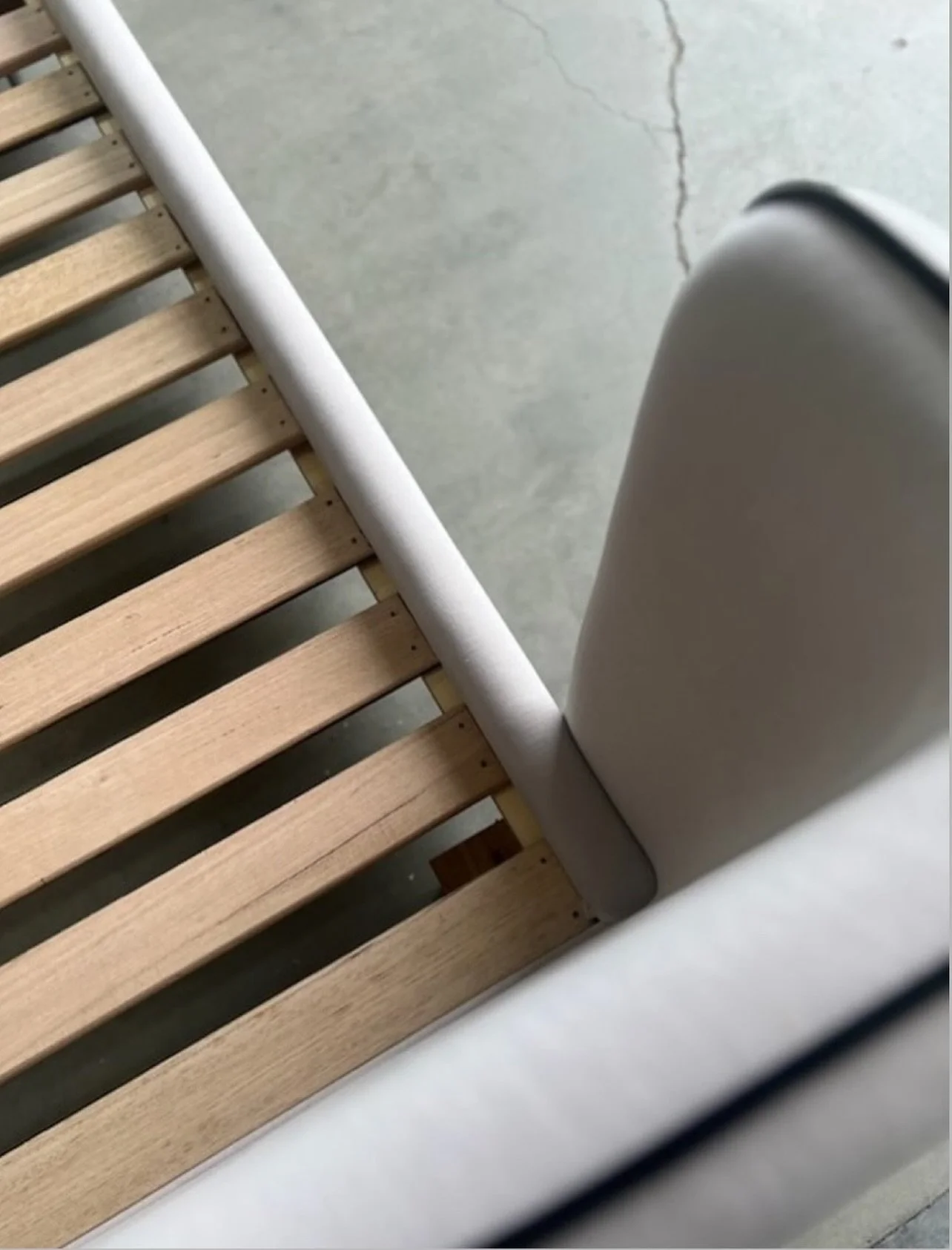 Pickles street custom edit
Primary bed custom design @navypanelandco in collaboration with @informupholsterydesign