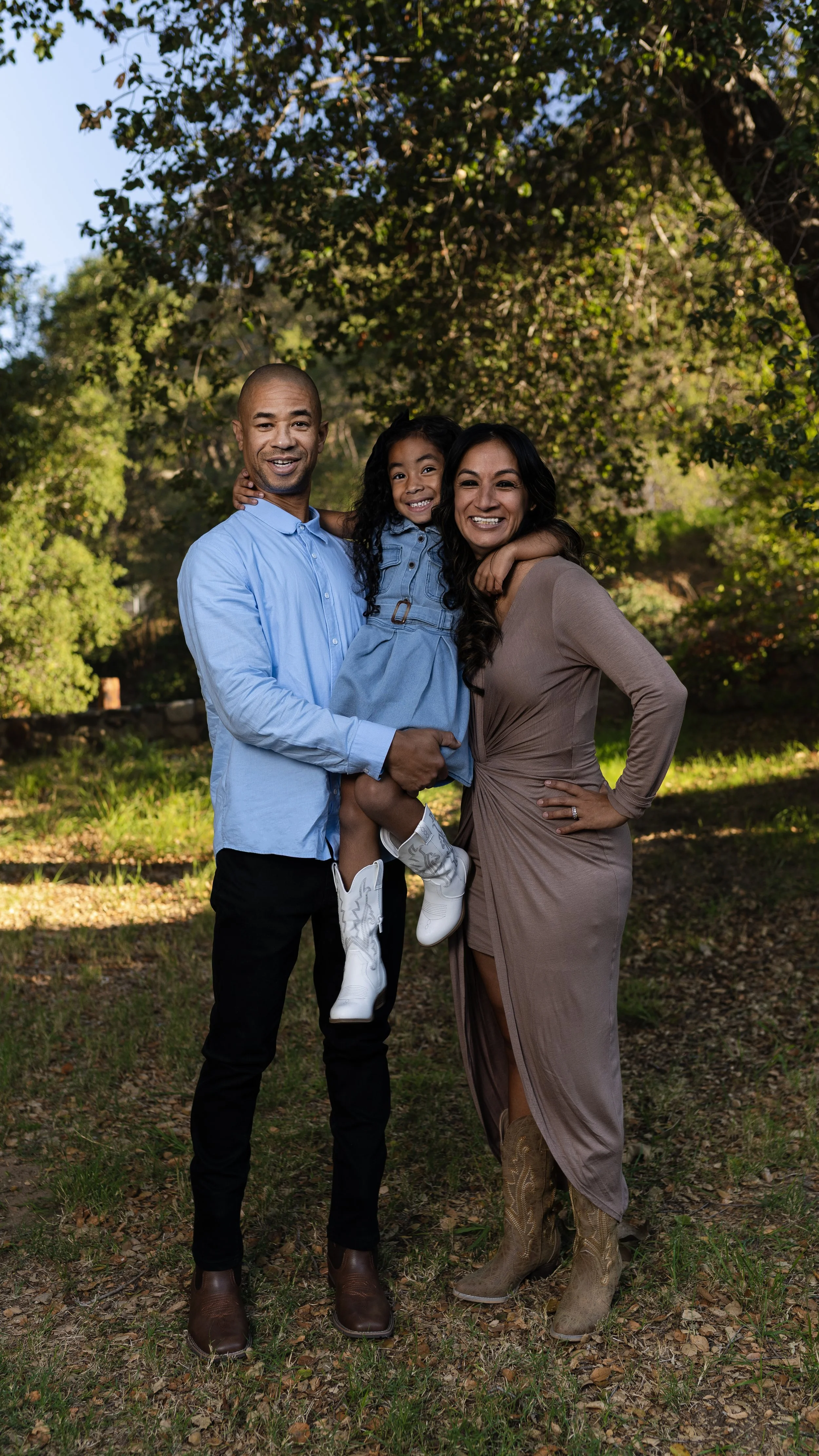 Johnson_Family_Holiday_Photo_2.jpg