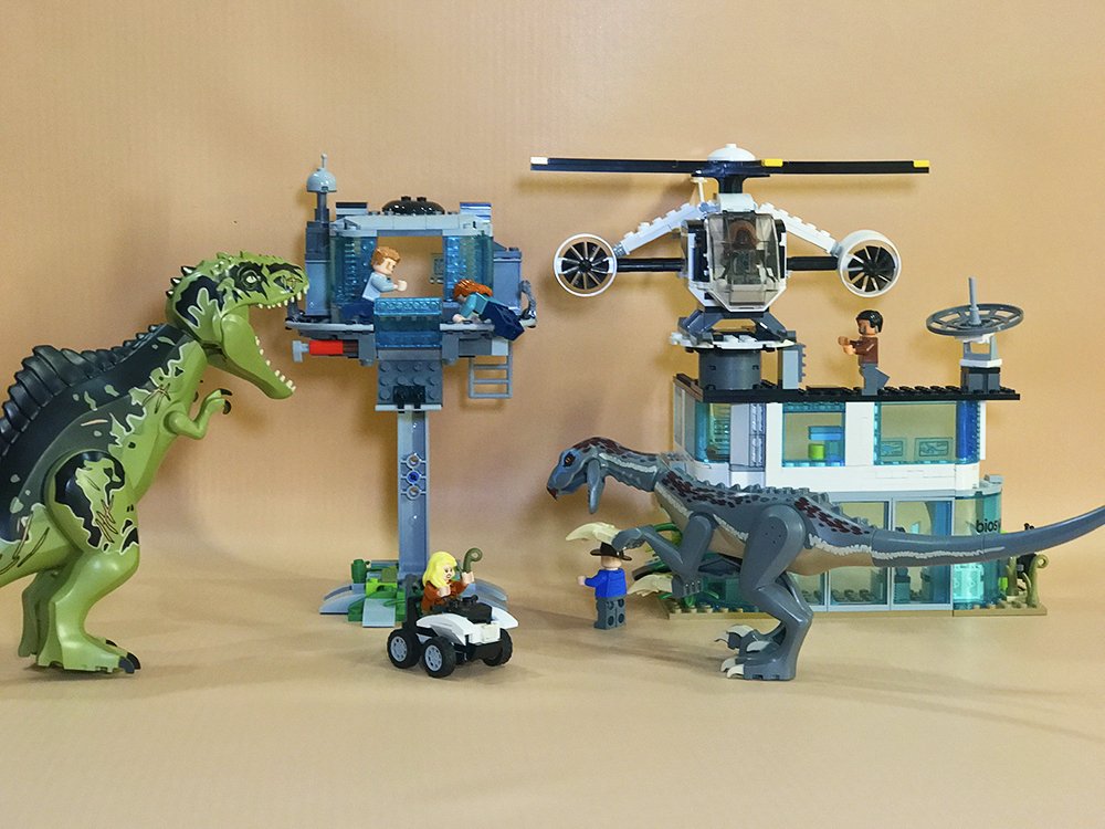 LEGO 76949 Giganotosaurus &amp; Therizinosaurus Attack