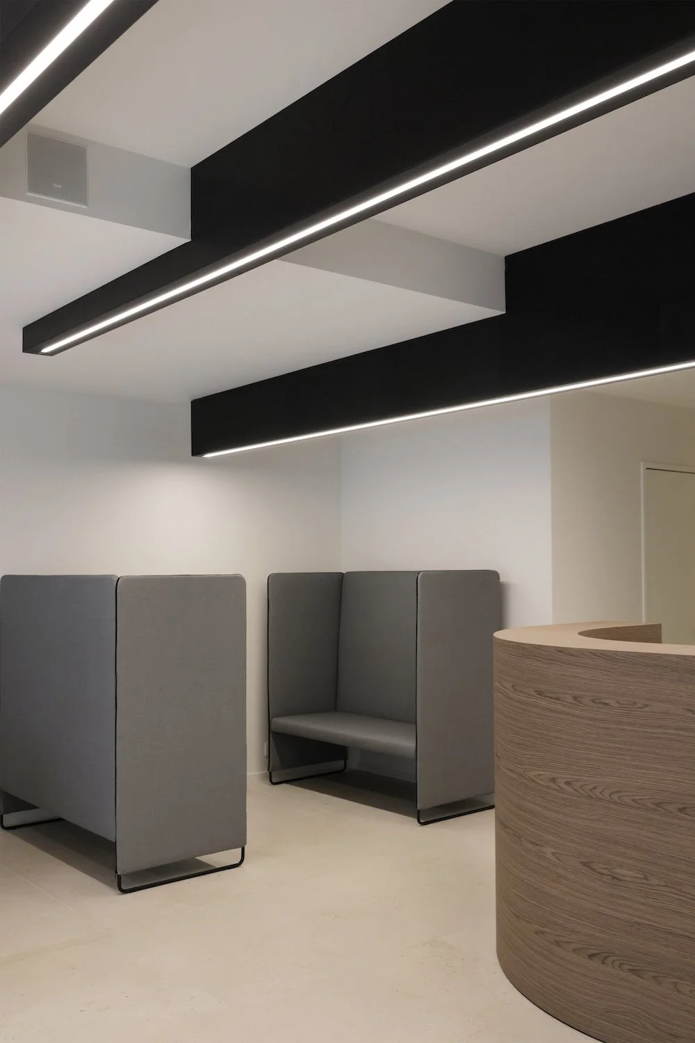 wachtruimte met privacy zetels