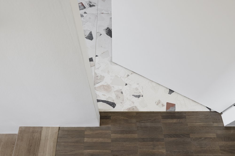 parket ontmoet keramische vloer