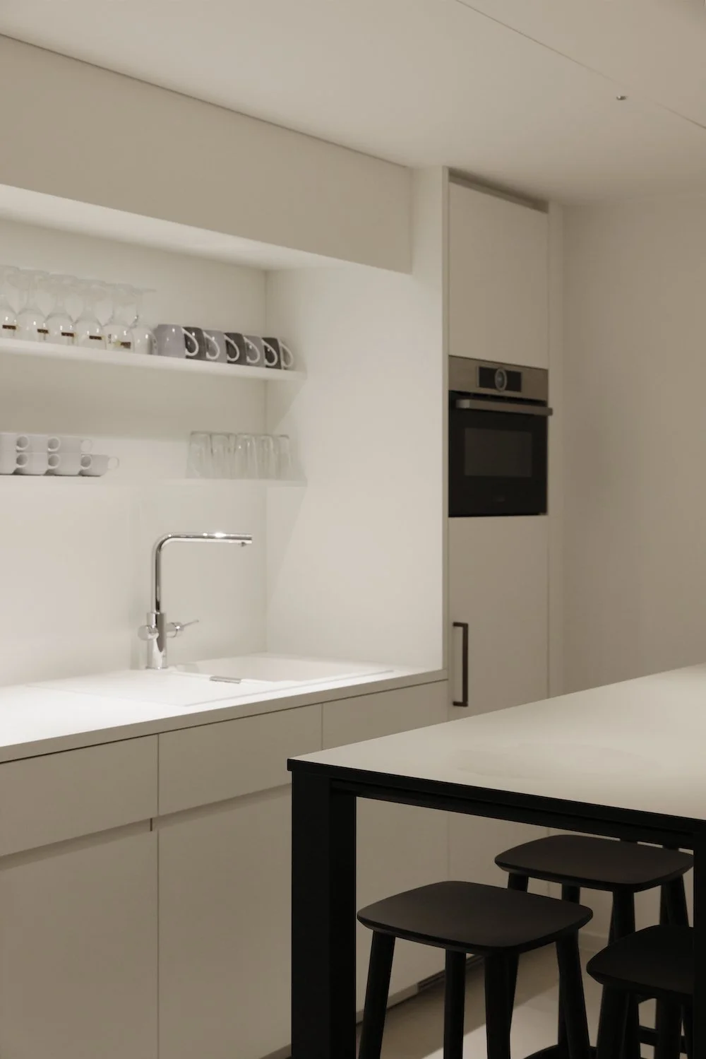 keuken met hoge eettafel