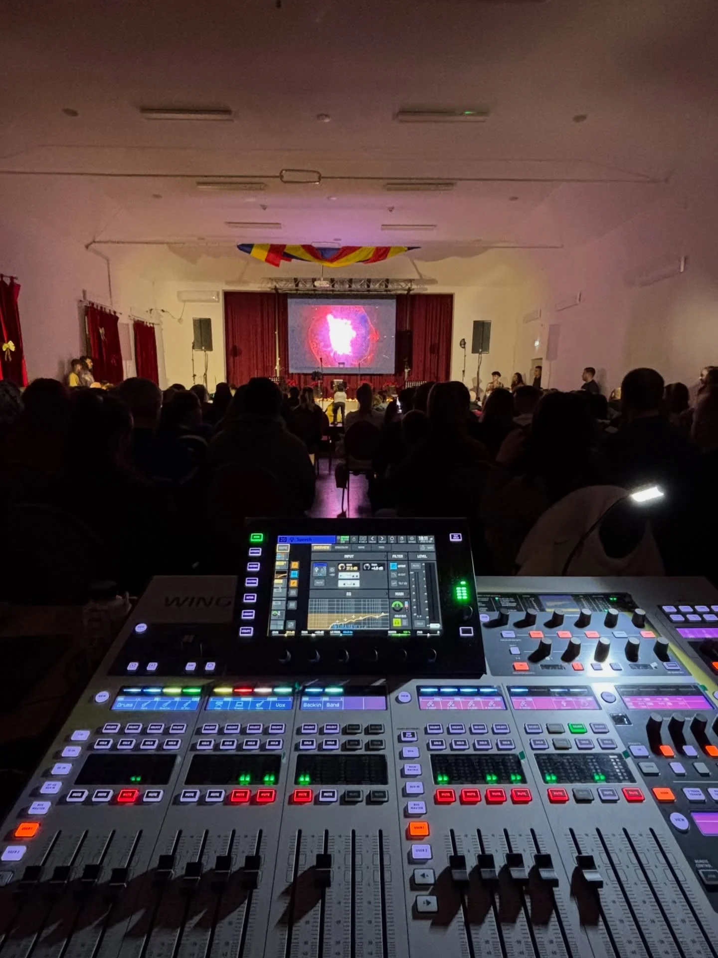 Concert de colinde 🎵✨
#livesound #livesoundengineering #liveband #christmas #christmascarols #livemusic #behringerwing