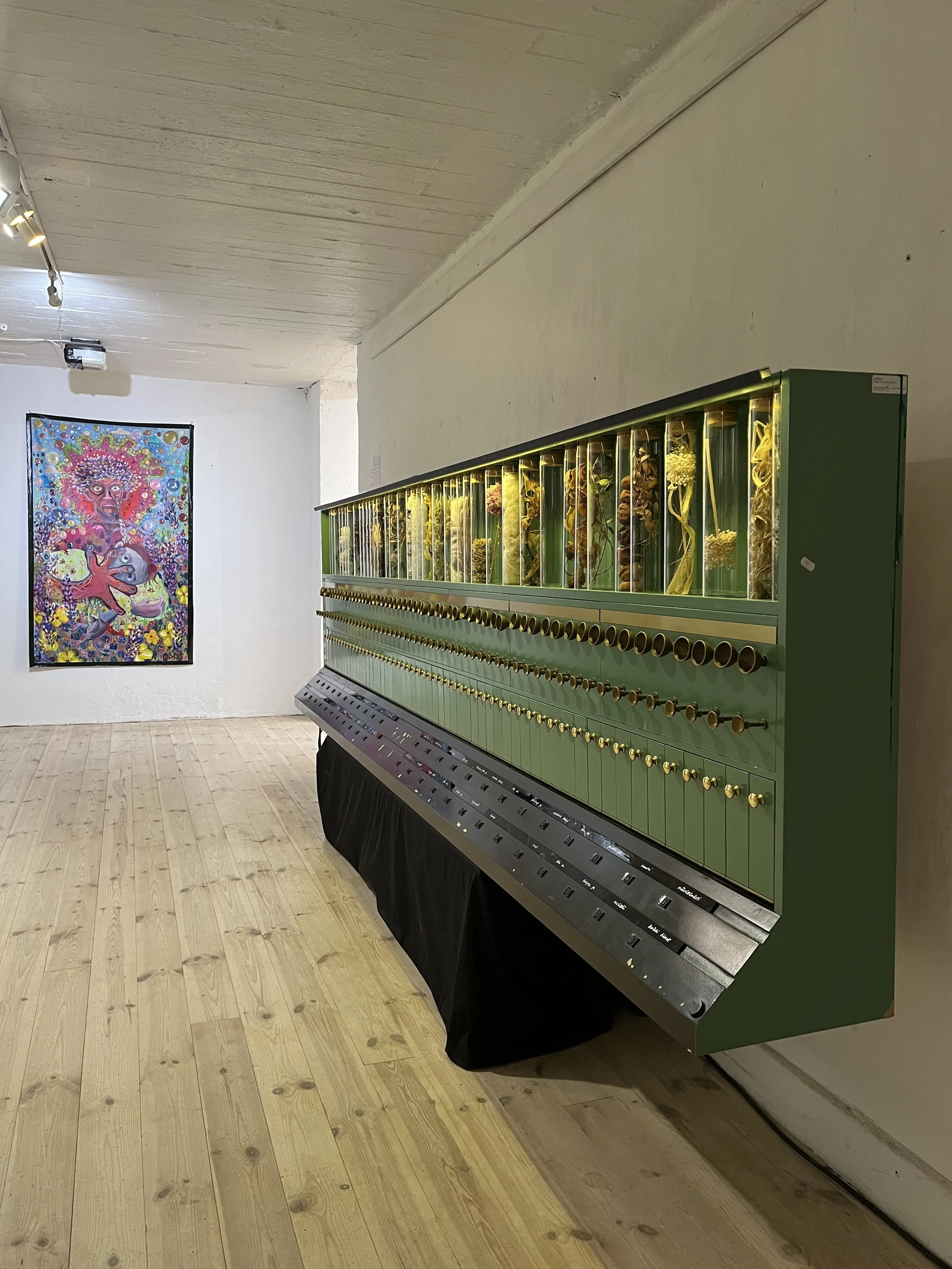 Vasemmalla Sanna Halme ja oikealla Eeva-Liisa Puhakka