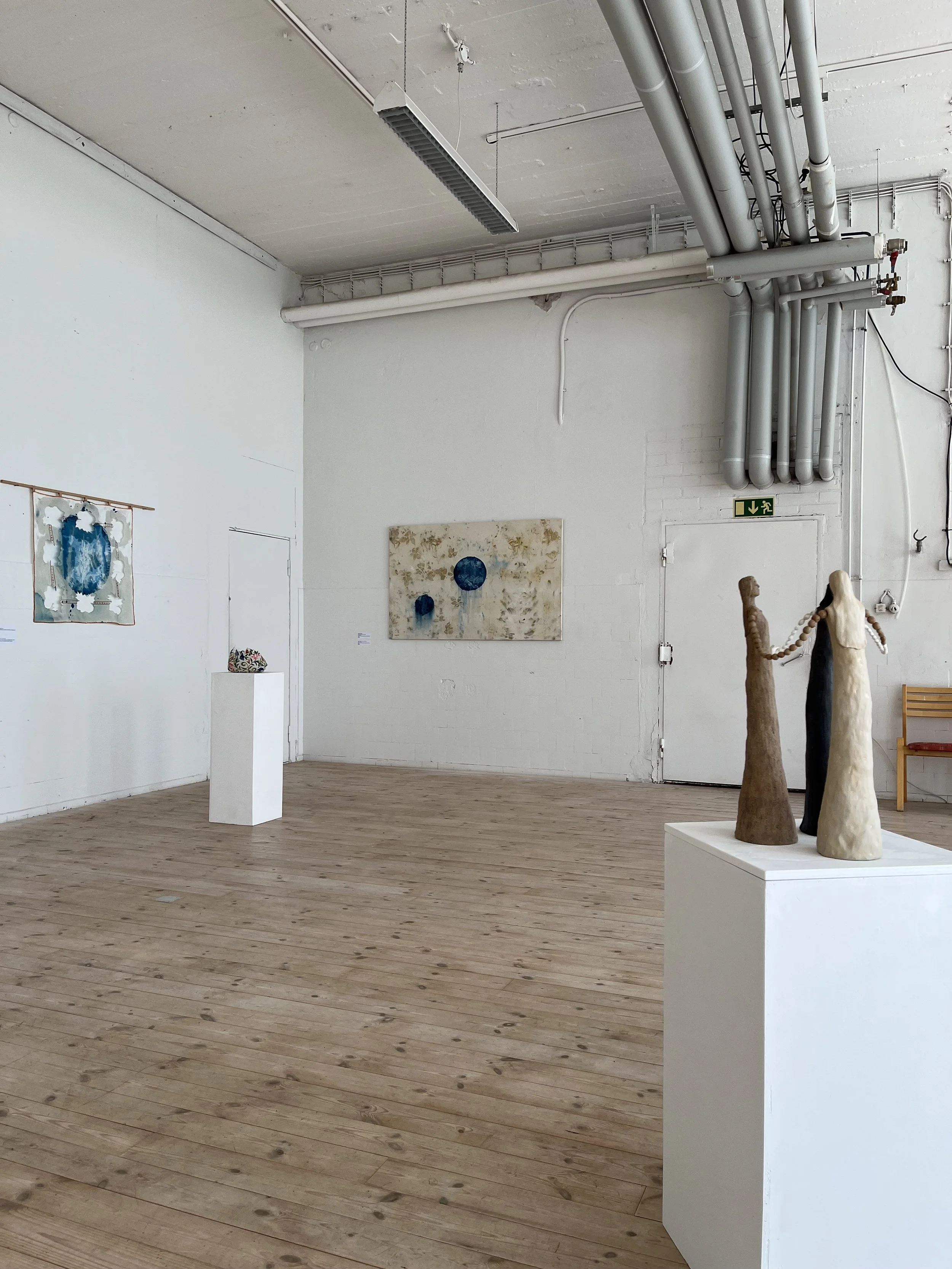 Vasemmalla Varpu Eronen ja oikealla Elsa Hulkkonen