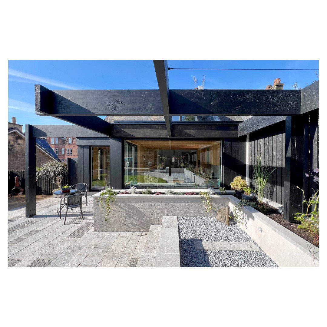 Mannering / Shawlands / Glasgow⁠
⁠
-⁠
⁠
A sculptural addition to this sandstone house, part extension, part landscape with a picture window framing the view from the kitchen. ⁠
⁠
-⁠
⁠
Images @techniquearchitecture