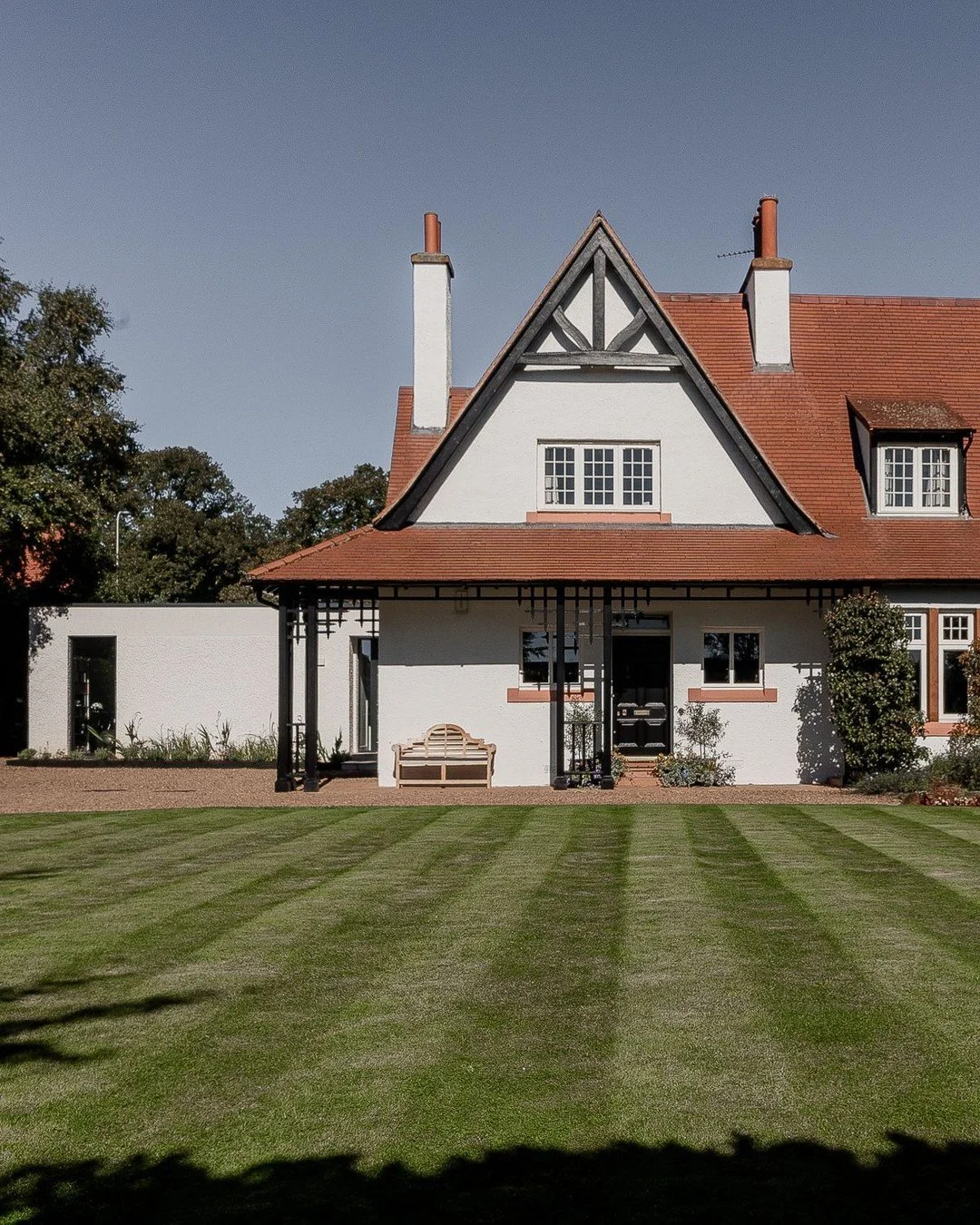 Mayfield House

The extension and reconfiguration of an Arts &amp; Crafts house to better support family life and build new connections to the formal garden. 

Recently featured in @homesandinteriorsmag

#techniquestudio #modernhome #modernhouse #arc