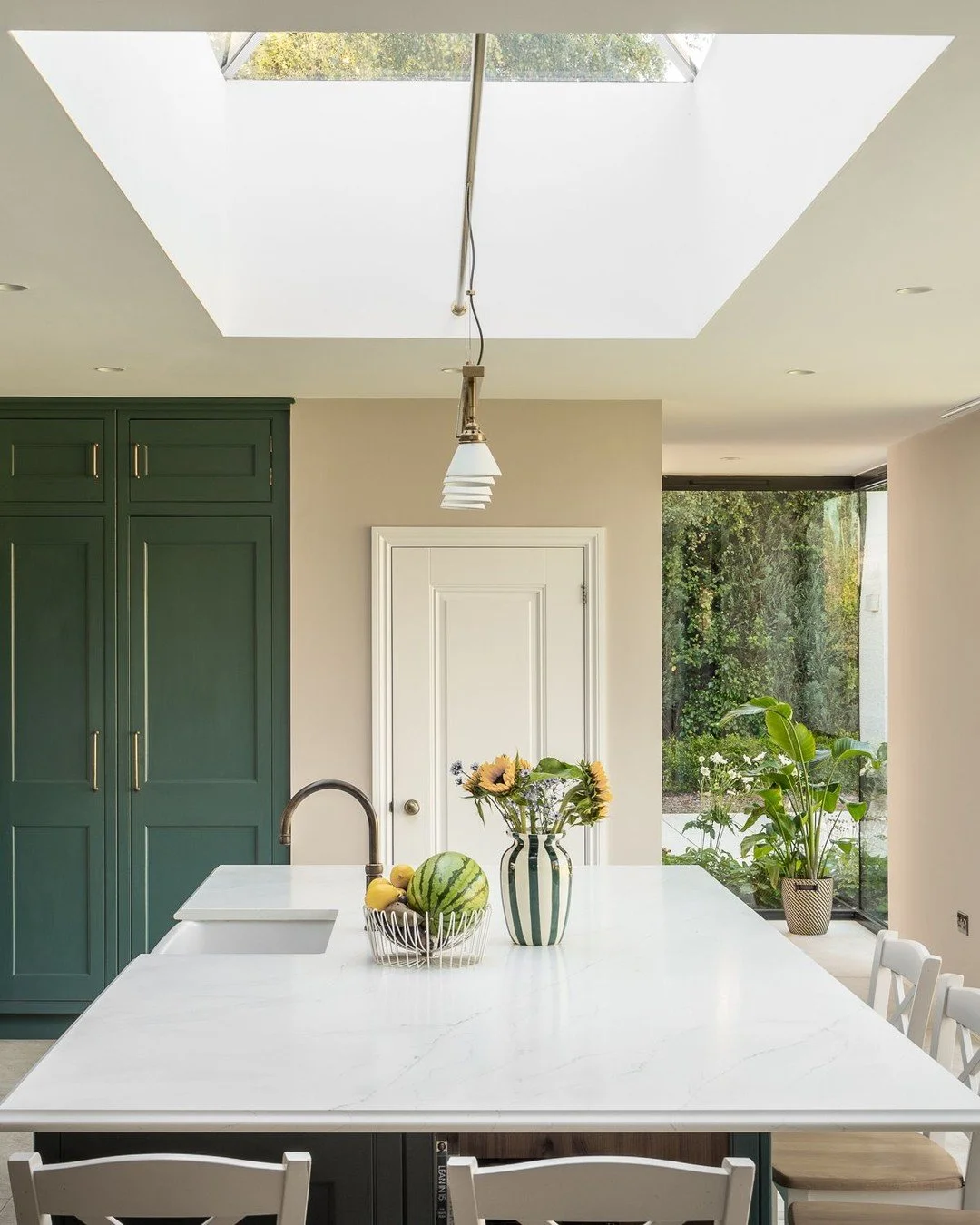 Mayfield House

The extension and reconfiguration of an Arts &amp; Crafts house to better support family life and build new connections to the formal garden. 

Recently featured in @homesandinteriorsmag

#techniquestudio #modernhome #modernhouse #arc
