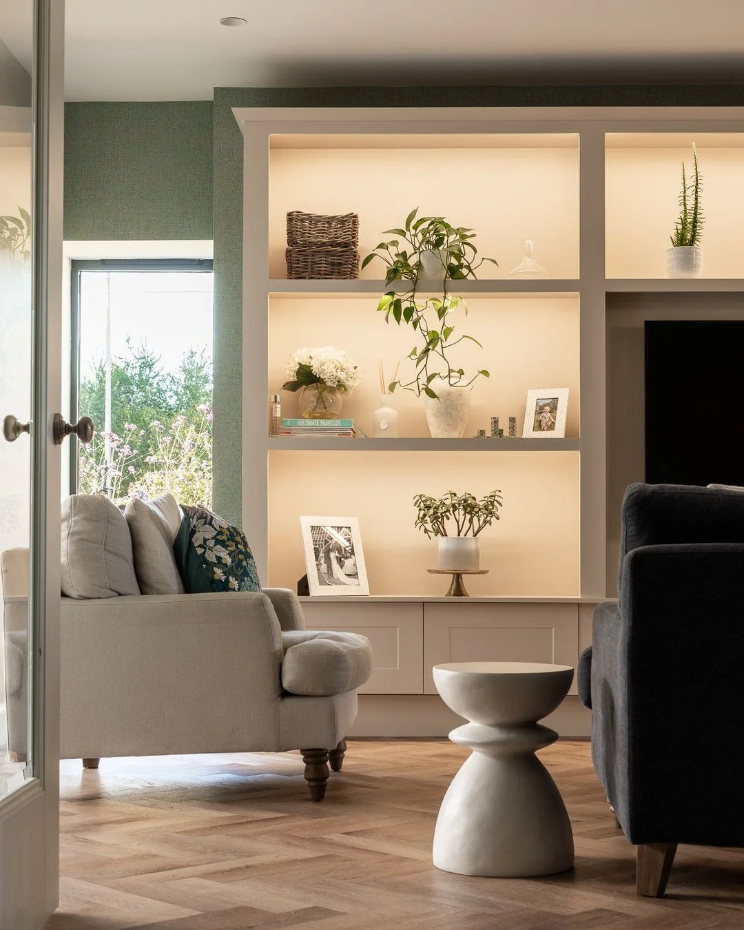 Mayfield House

The extension and reconfiguration of an Arts &amp; Crafts house to better support family life and build new connections to the formal garden. 

Recently featured in @homesandinteriorsmag

#techniquestudio #modernhome #modernhouse #arc