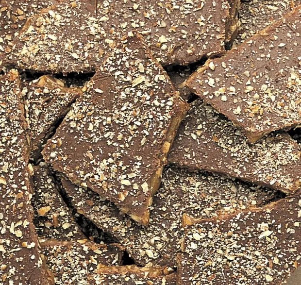 Sugar 'N Spiced Pecans 14 oz Gift Box — Golden Kernel Pecan Company