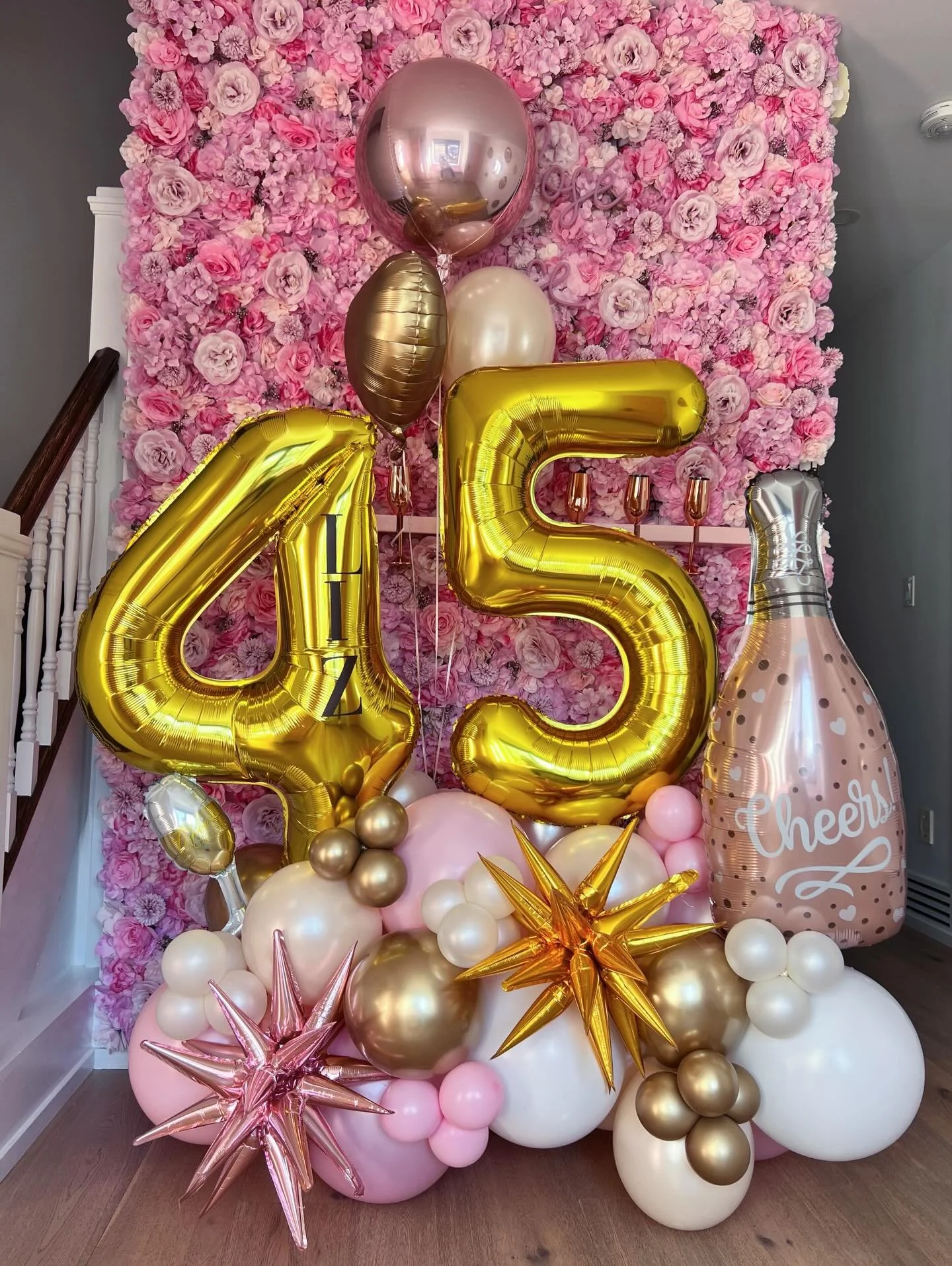 Check out these cutie bundles from the last little while 💖🙌

The most perfect option for a smaller budget. It's huge in person and lasts weeks! 

#niagaraballoons #stcatharinesballoons #niagarafallsballoons