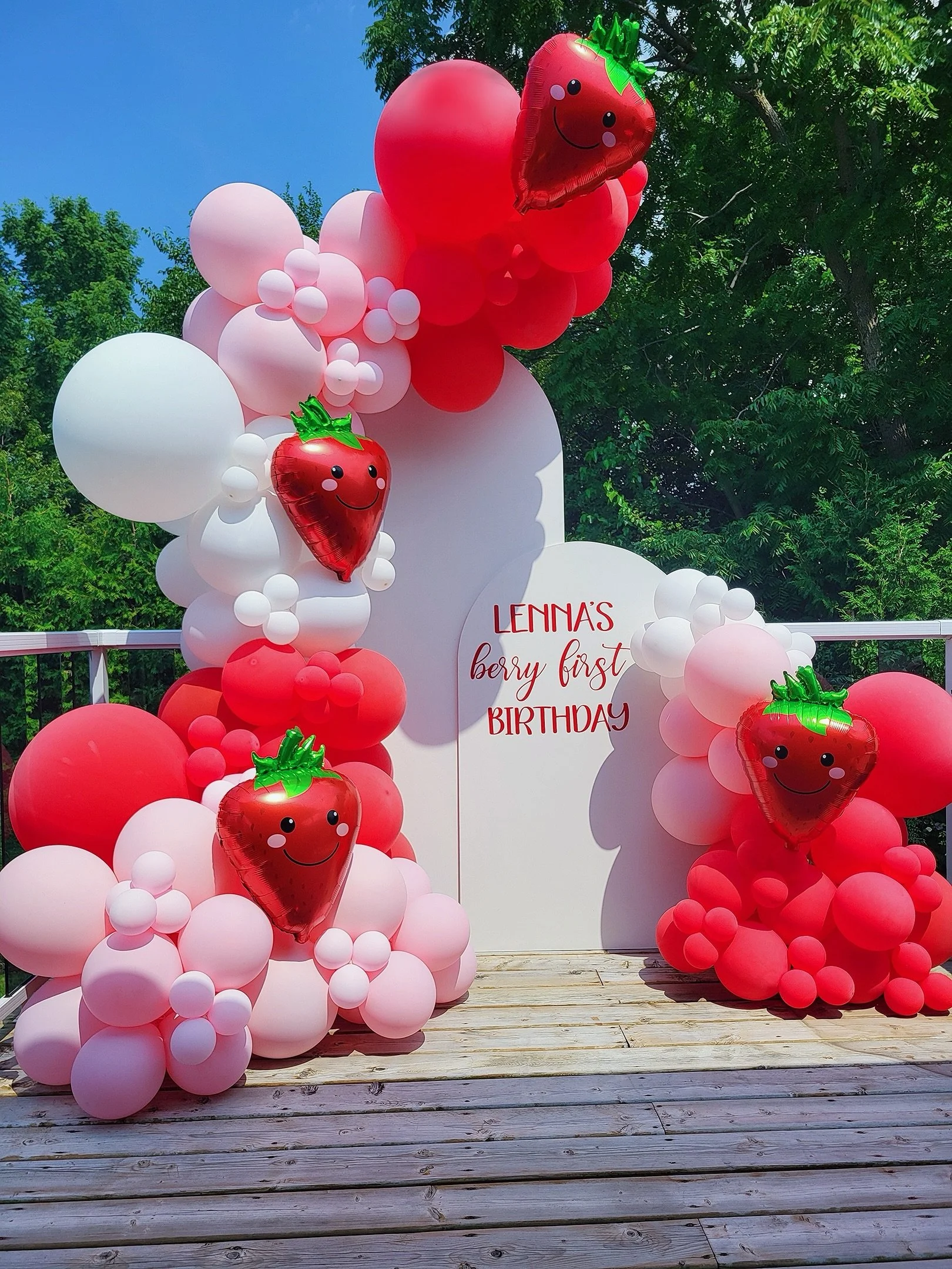 🍓💕BERRY FIRST BIRTHDAY💕🍓

SO CUTE!

Berry First Birthday Theme | Berry First Birthday Balloons | Niagara Event Decor | Niagara Birthday Party | Niagara Balloons | Niagara Falls Balloons | St. Catharines Balloons | Niagara on the Lake Balloons | G