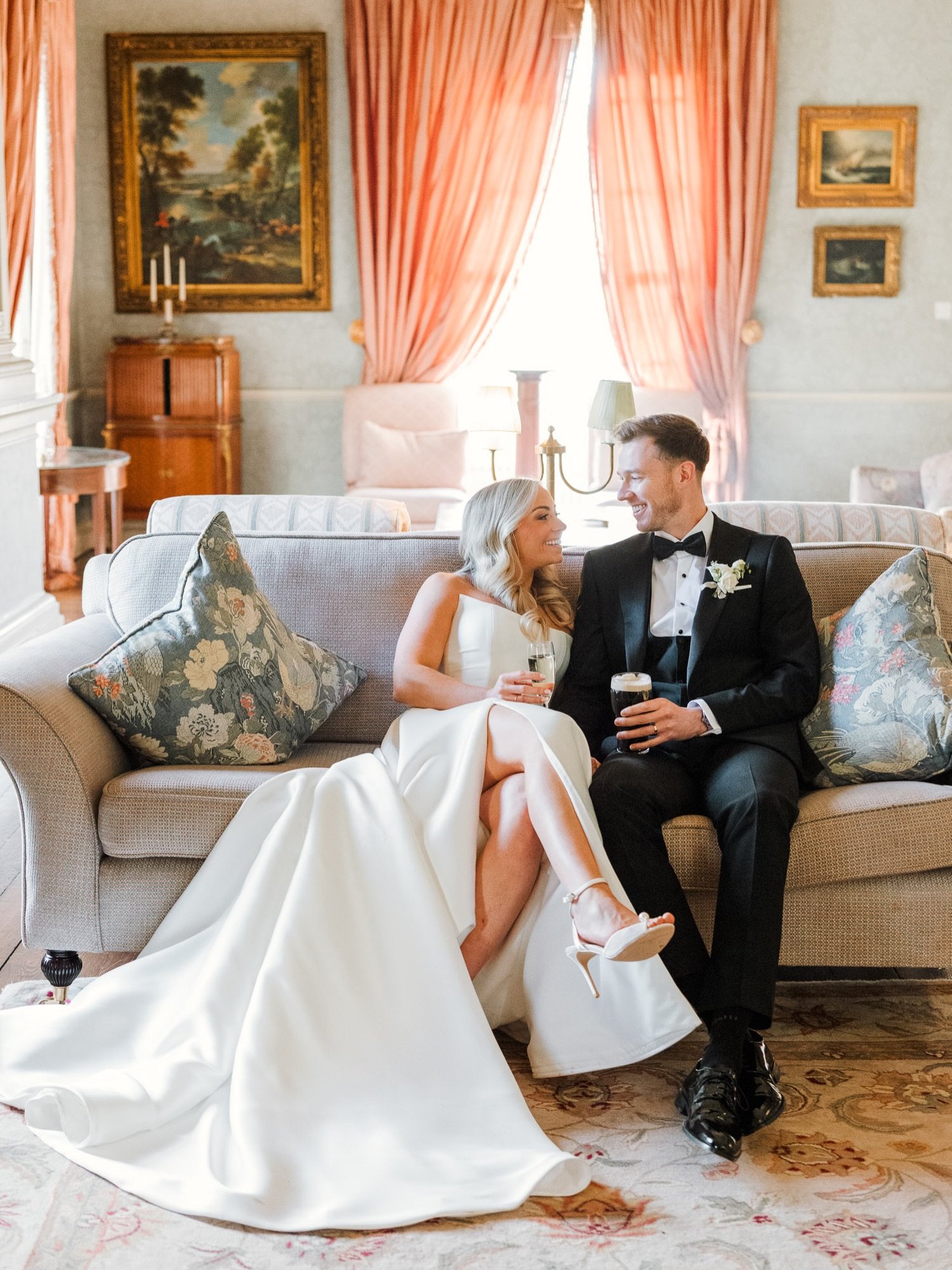 Katie &amp; Henry on a beautiful sunny spring day in @tankardstownhouse 😎☀️ I photographed Katie&rsquo;s sister&rsquo;s wedding a few years ago and it was a pleasure to see everyone again :) So glad as well we got this gorgeous light for photos! Eve