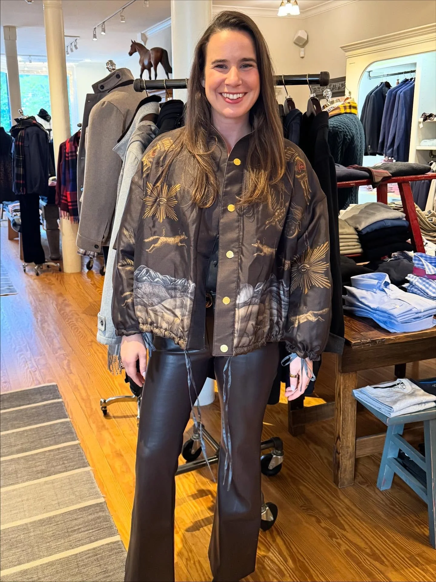 Happy client in her new @sabinasavage reversible silk bomber jacket. Cut off the tags and she&rsquo;s off to dinner 💃
 
Thanks for stopping, Marissa! @star.seeded