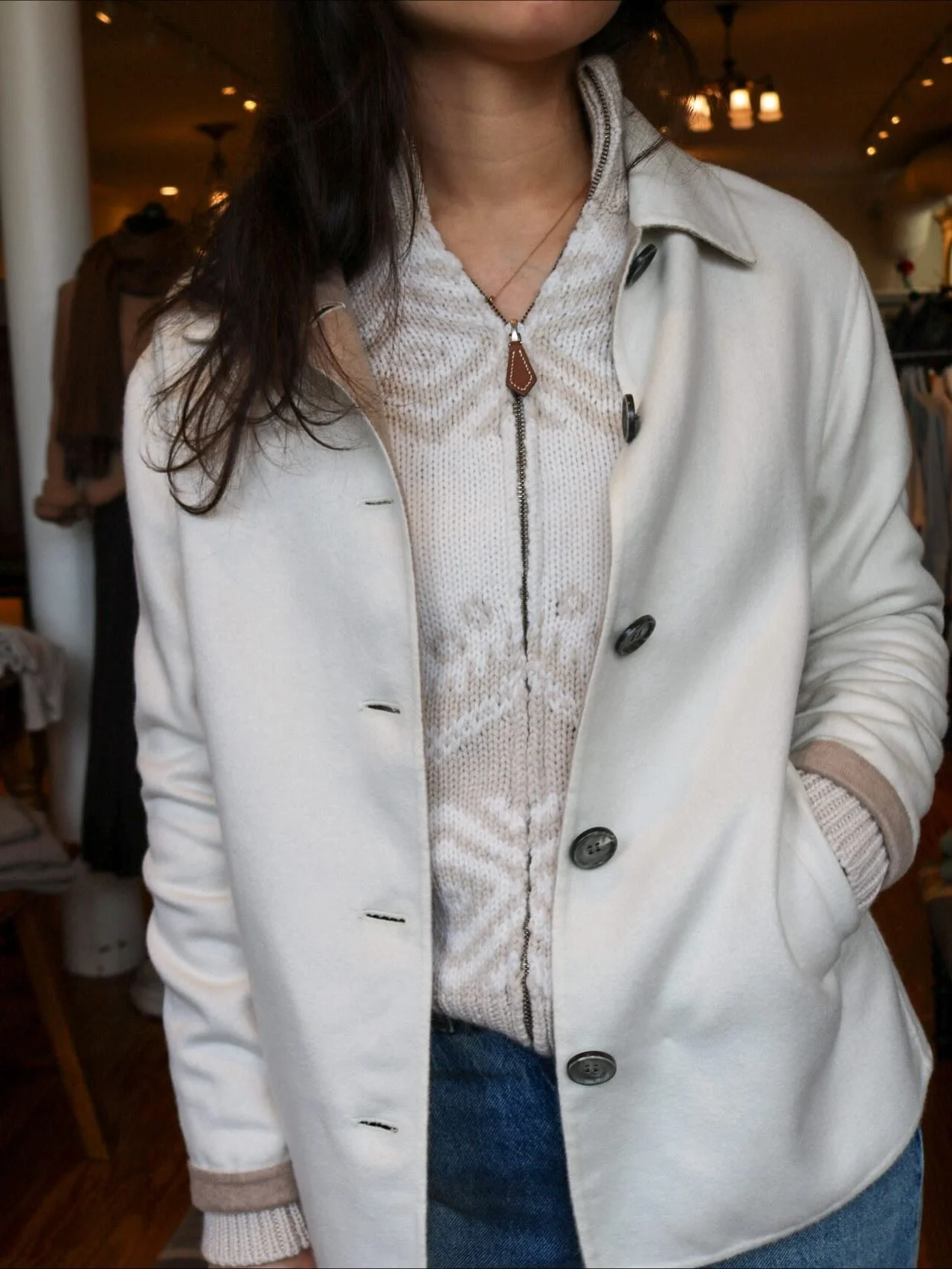 Love the pairing of these neutral cashmere pieces 🤍

@corgisocksofficial 
@raniarabella