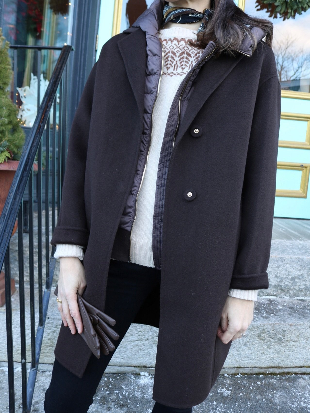 Day 1: @corgisocksofficial Fair Isle cashmere sweater ✨ 

The sweater features a classic round neckline and a delicately patterned Fair Isle yoke in contrasting tones, adding a touch of timeless Nordic style without overwhelming the refined simplicit