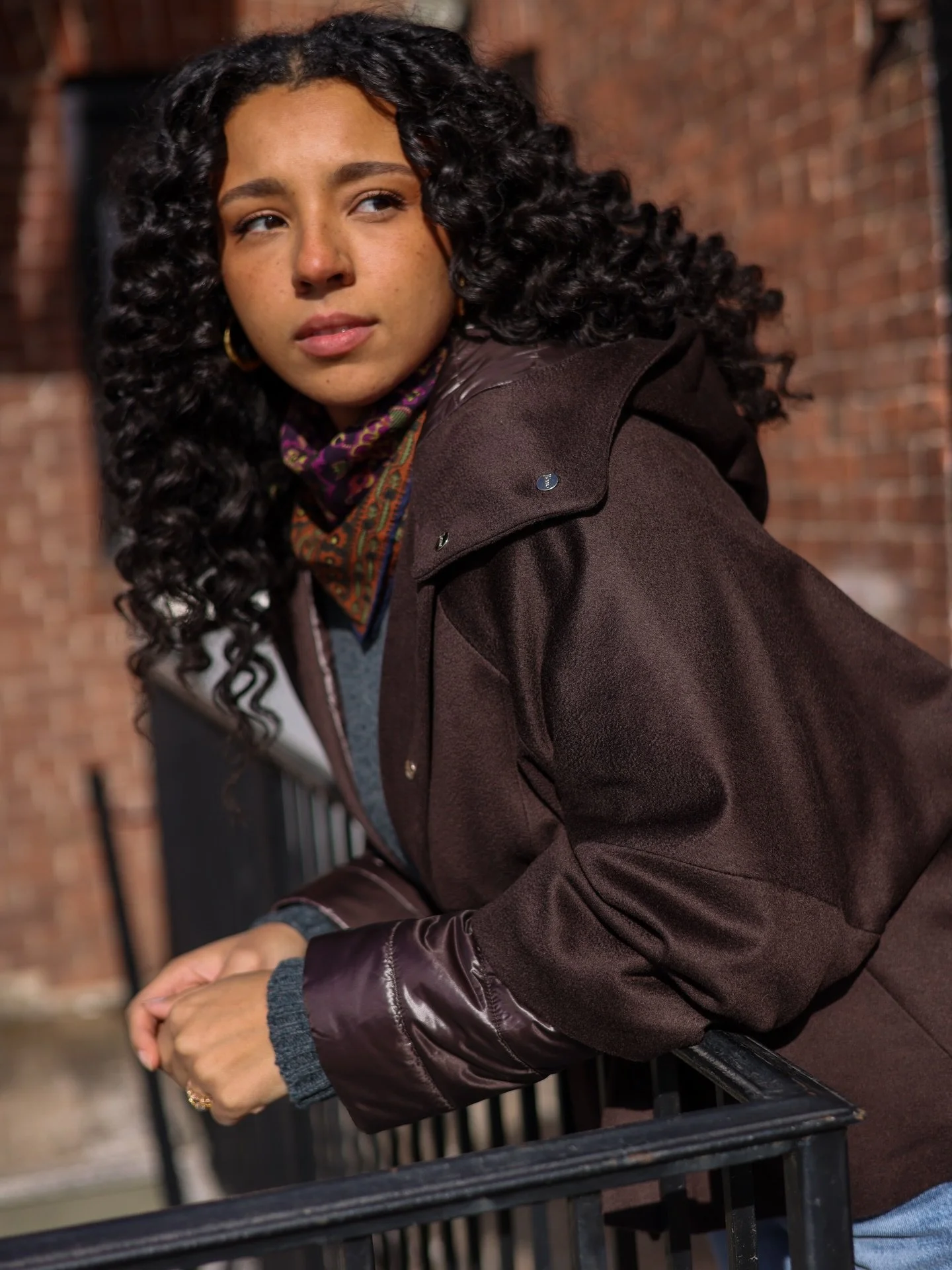 @herno hooded coat featuring three-quarter-length raglan batwing sleeves with extended contrast-fabric channel-quilted cuffs. Made in Italy 🇮🇹