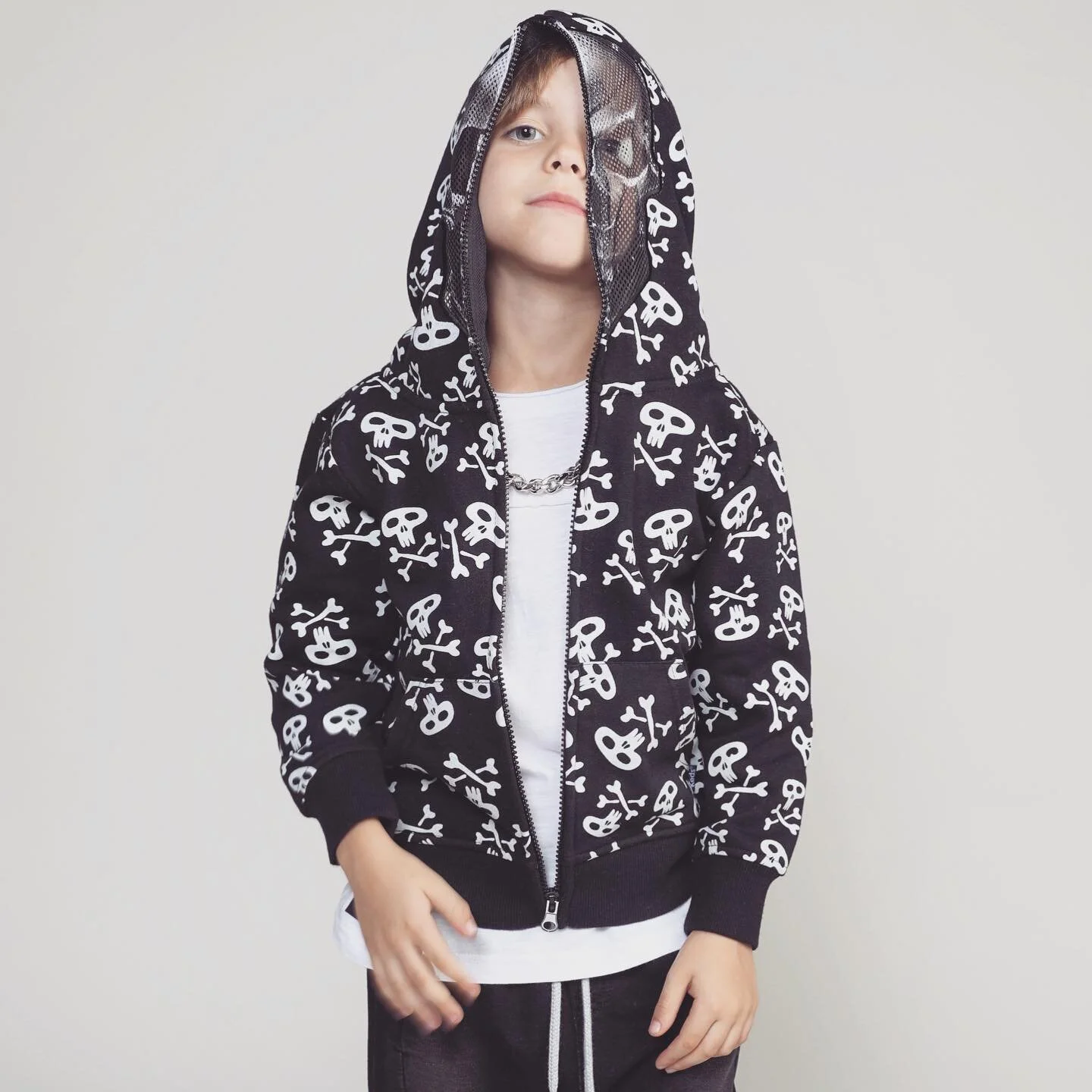 BE BADASS. 🏴&zwj;☠️☠️👊🏼
#beanythingyouwanttobe #yabayay #kidsfashiontrends #coolkids