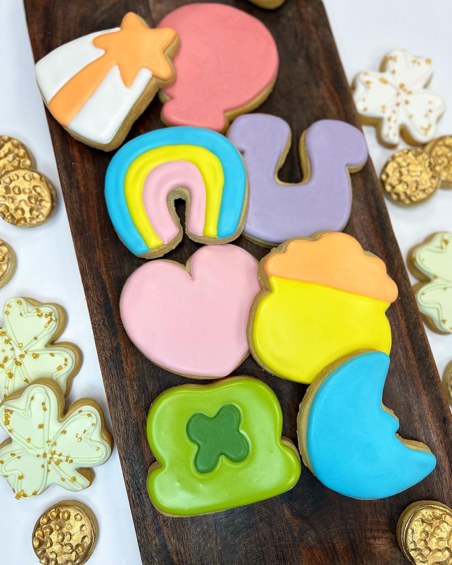 St. Patrick's Day sweets are live on our website! Pre order today for school, work, family, friends or treat your self because you deserve it💚

#stpatricksday #cookies #lucky #luckycharms #marshmallows #buffalo #buffalony #buffalobakery #buffalofood