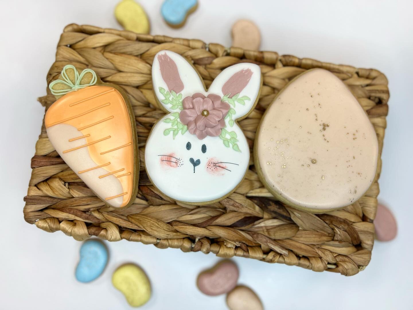 Easter is right around the corner! Don't forget to pre order your sweet treats! 

#buffalo #buffalony #easter #easterdessert #cookies #bunny #cute #buffalobakery