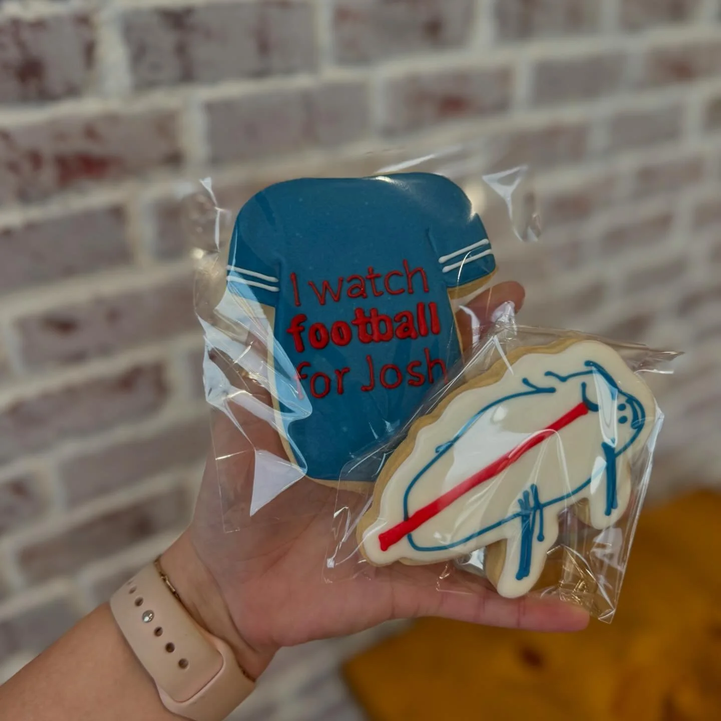 Happy Bills game day! Stop in for your watch party treats! Sunday snack box is $20