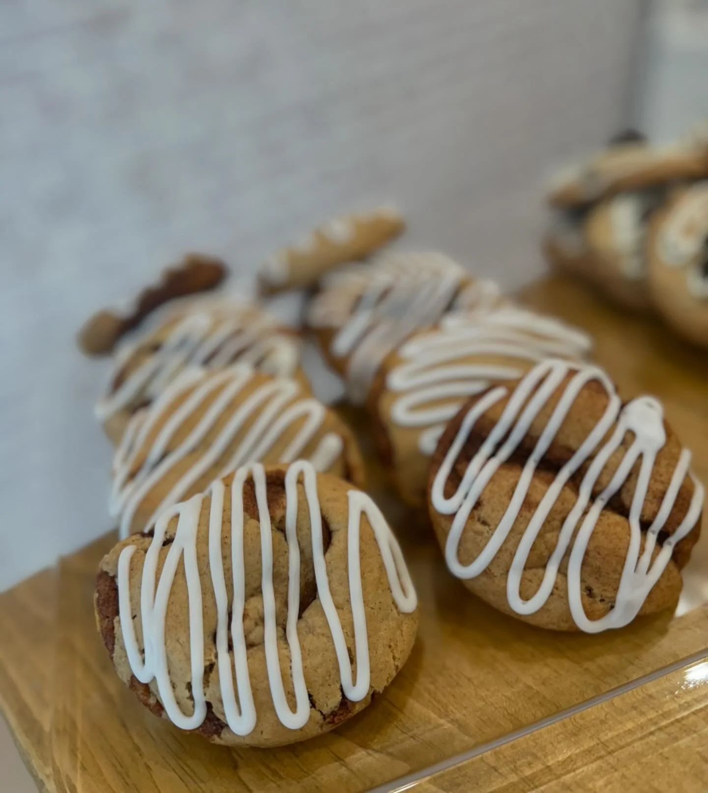 We're open today 9am -8:30pm!! We added cherry chocolate chip muffins today and I think I'm in love😍🍒🍫 Also don't miss out on grabbing some Swiftie cookies for this weekend! 

#buffalo #buffalony #buffalobakery #bakery #tonawnadany #taylorswift #s