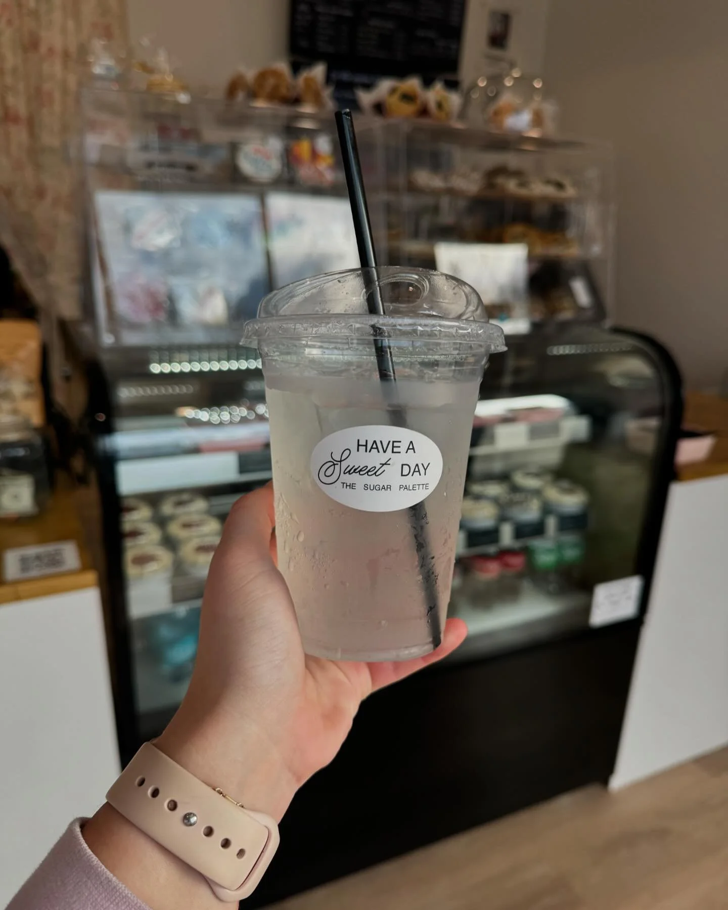 From 12-2pm today we will have @allieandpalsrescue in the unit next to ours with puppies available for adoption! While they are here 100% of the profits from lemonade will get donated to them! 
Open until 4pm today! Sunday snack boxes are avaible tod