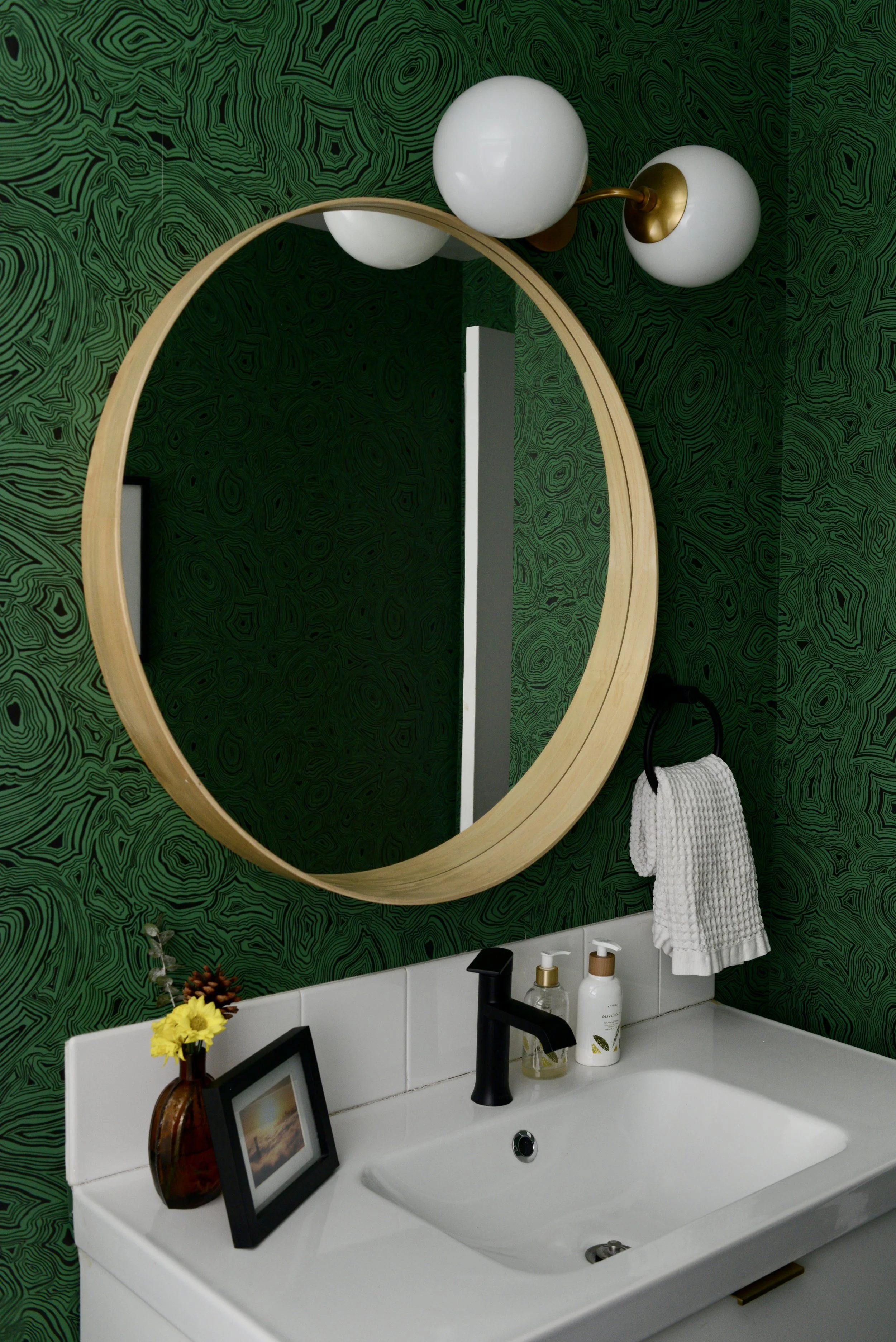 oakland_bath_upstairs_2.jpg