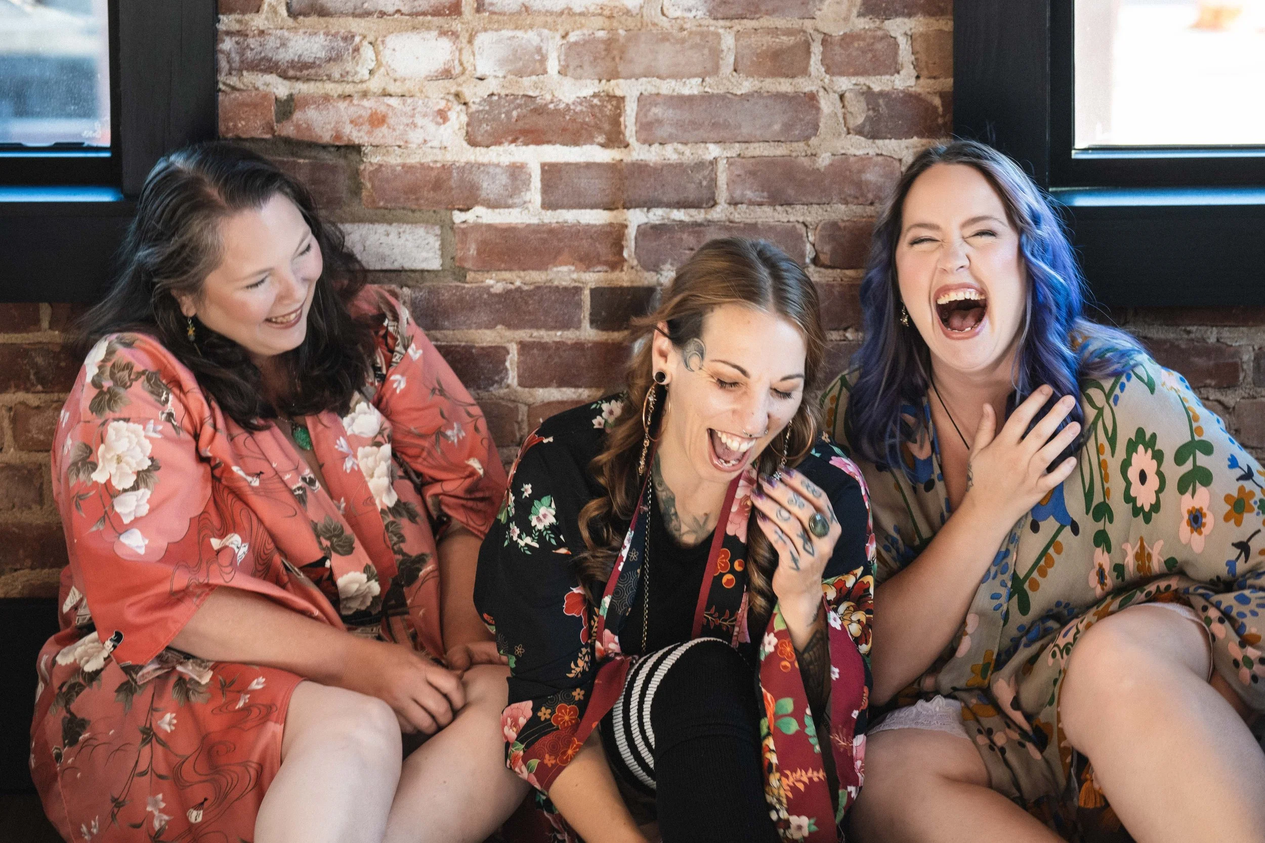 Falcon girlfriend group (1).jpg