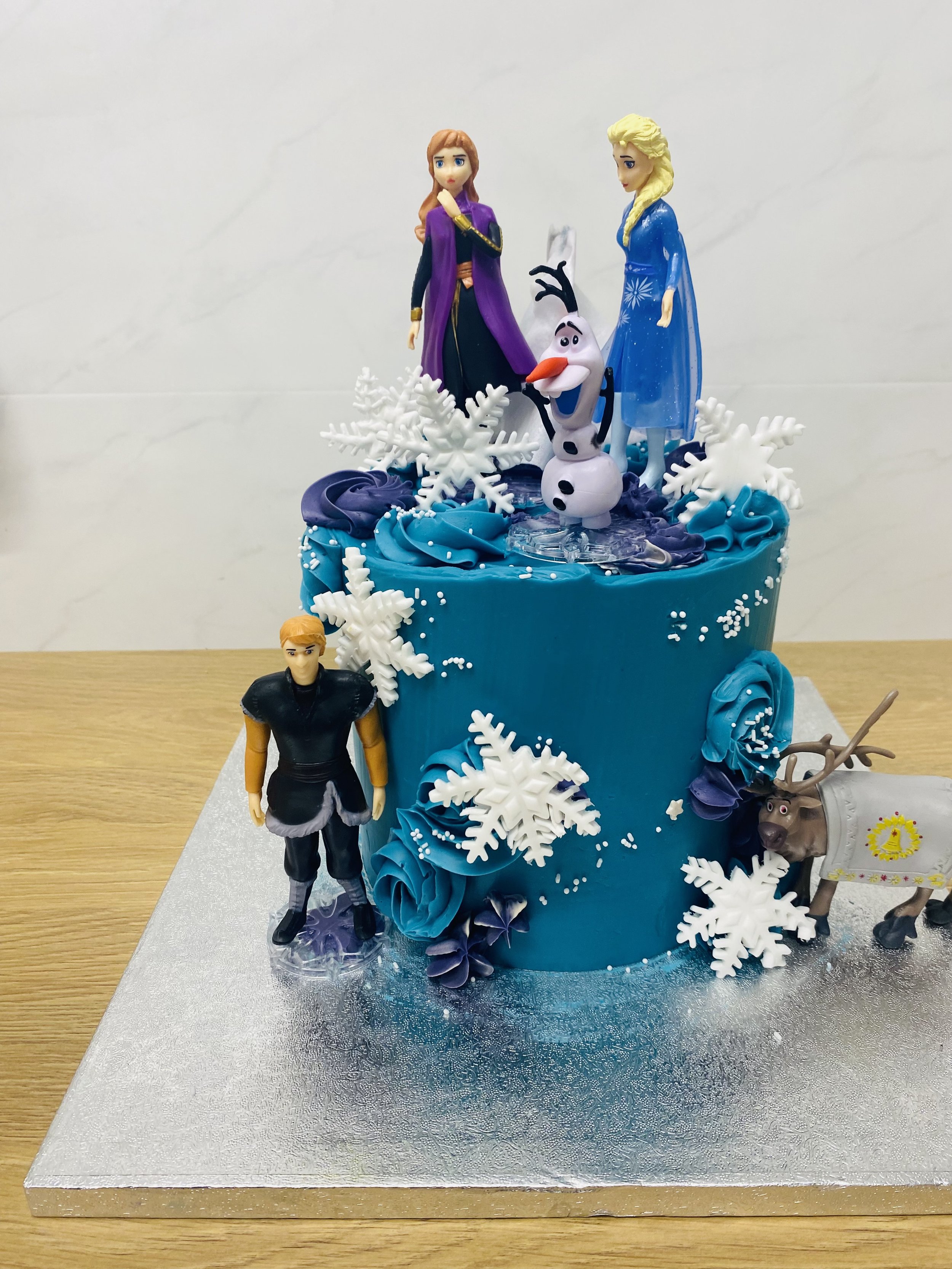 Elza and Anna Birthday Cake .jpg