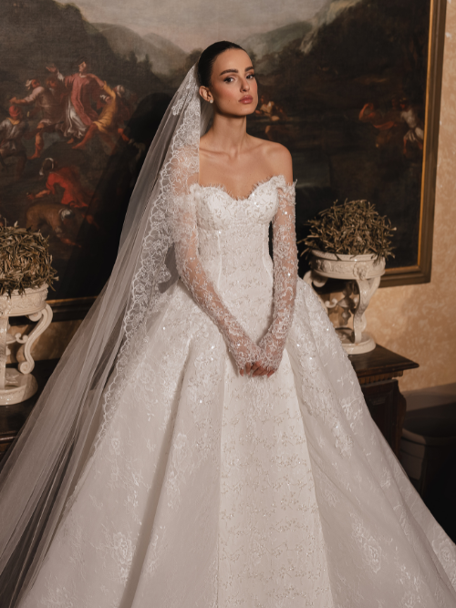 Dovita Milano at Melange de Blanc in New York