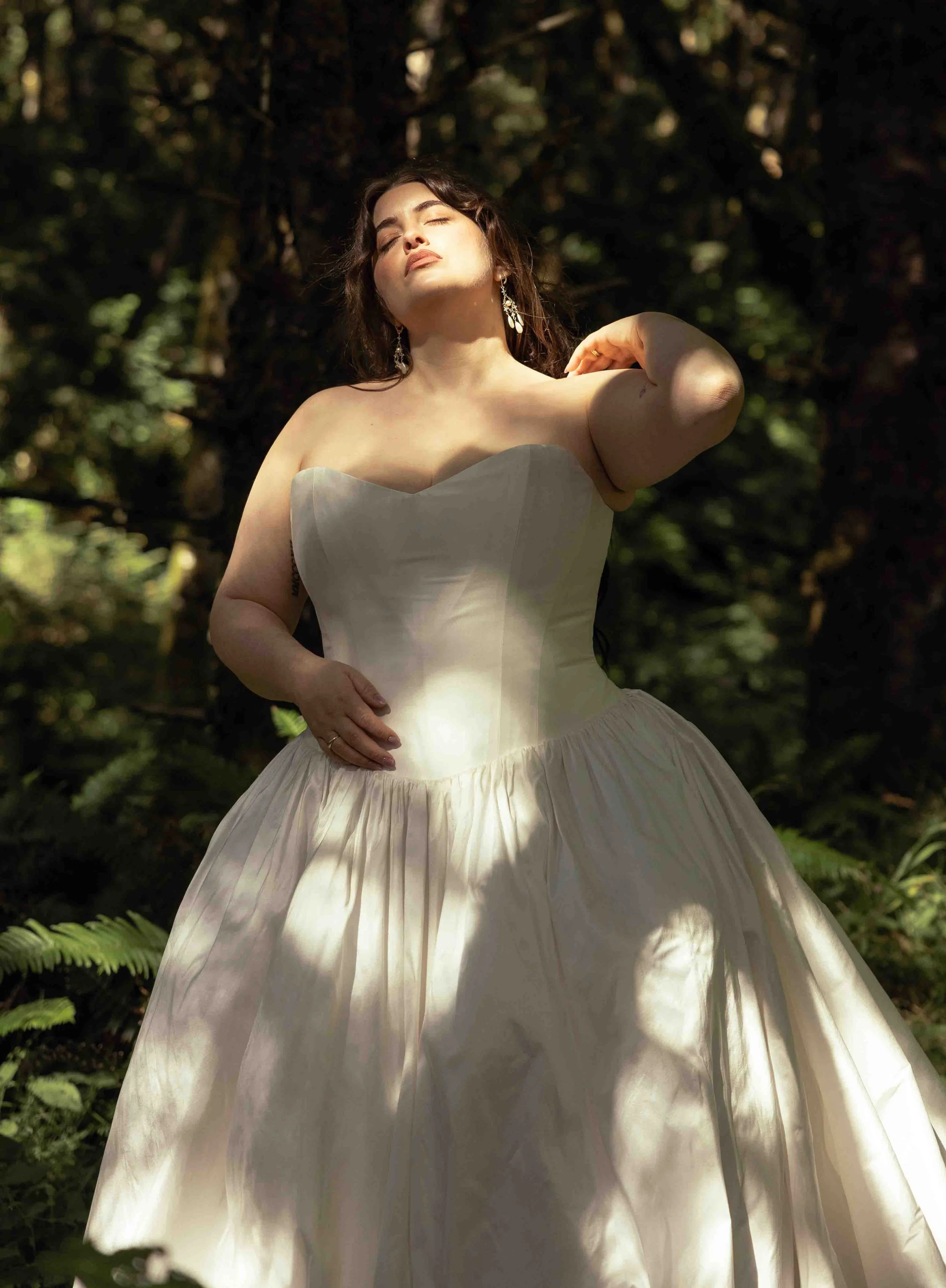 RebeccaSchoneveld_Genevieve Gown1_Plussize_modelJoannaSpicer.jpg