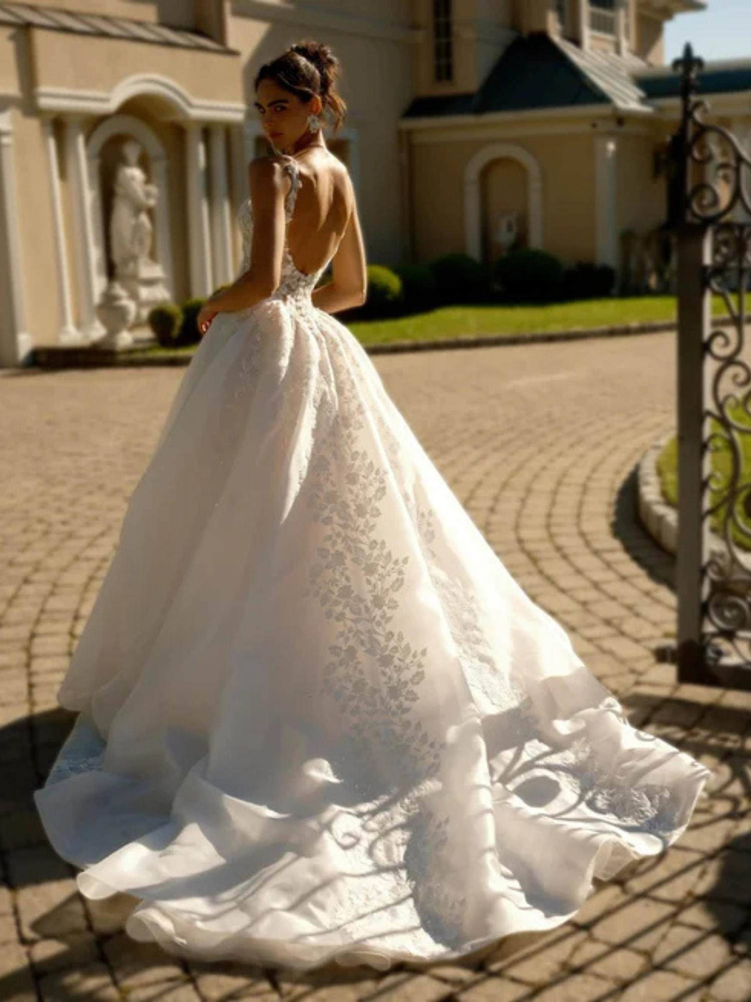 Visit Eve of Milady at Melange de Blanc on April 8th and 9th, 2026