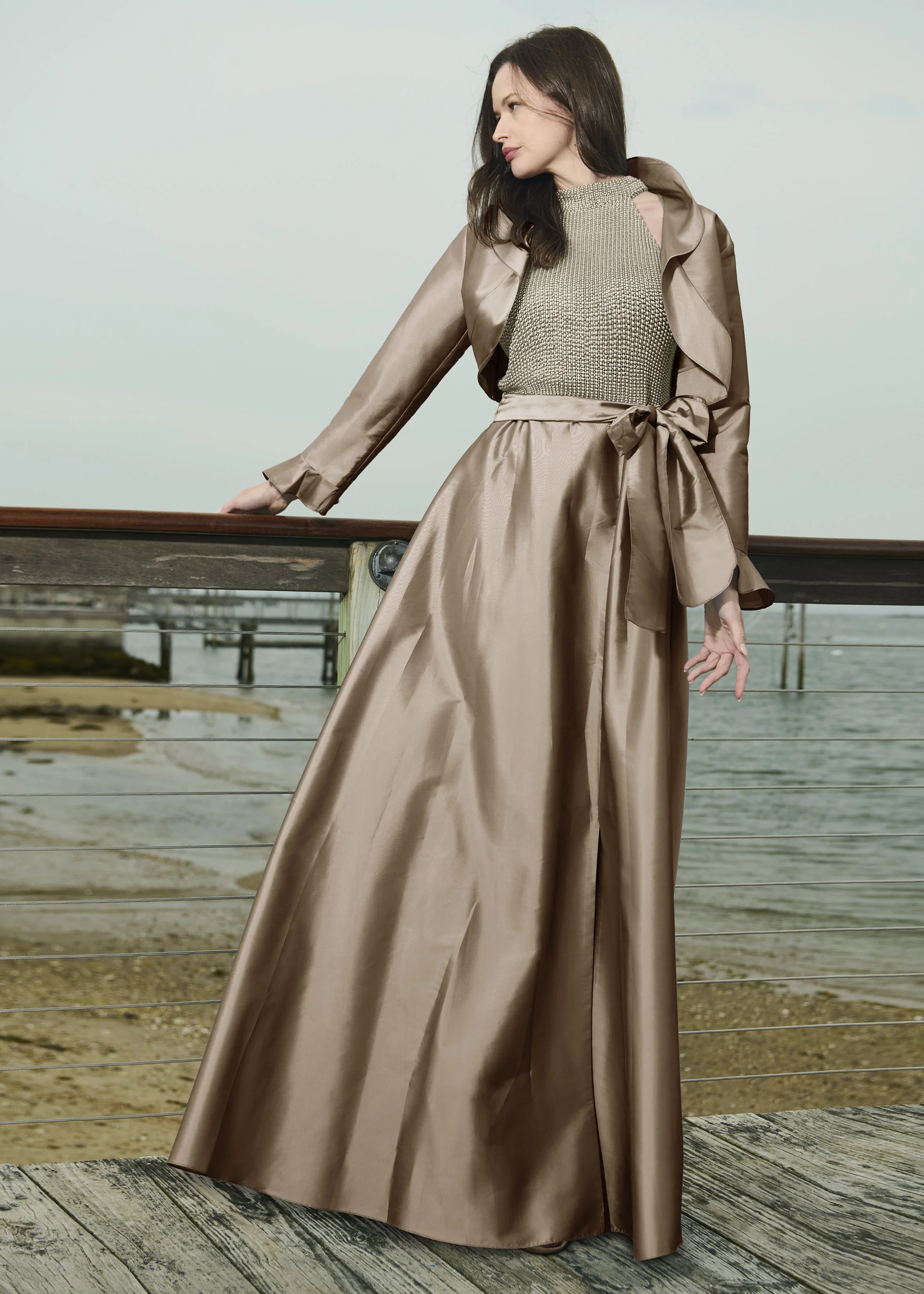 EMILYSHALANT_17D-0275_17J-0015_SILVER_LIFESTYLE.jpg
