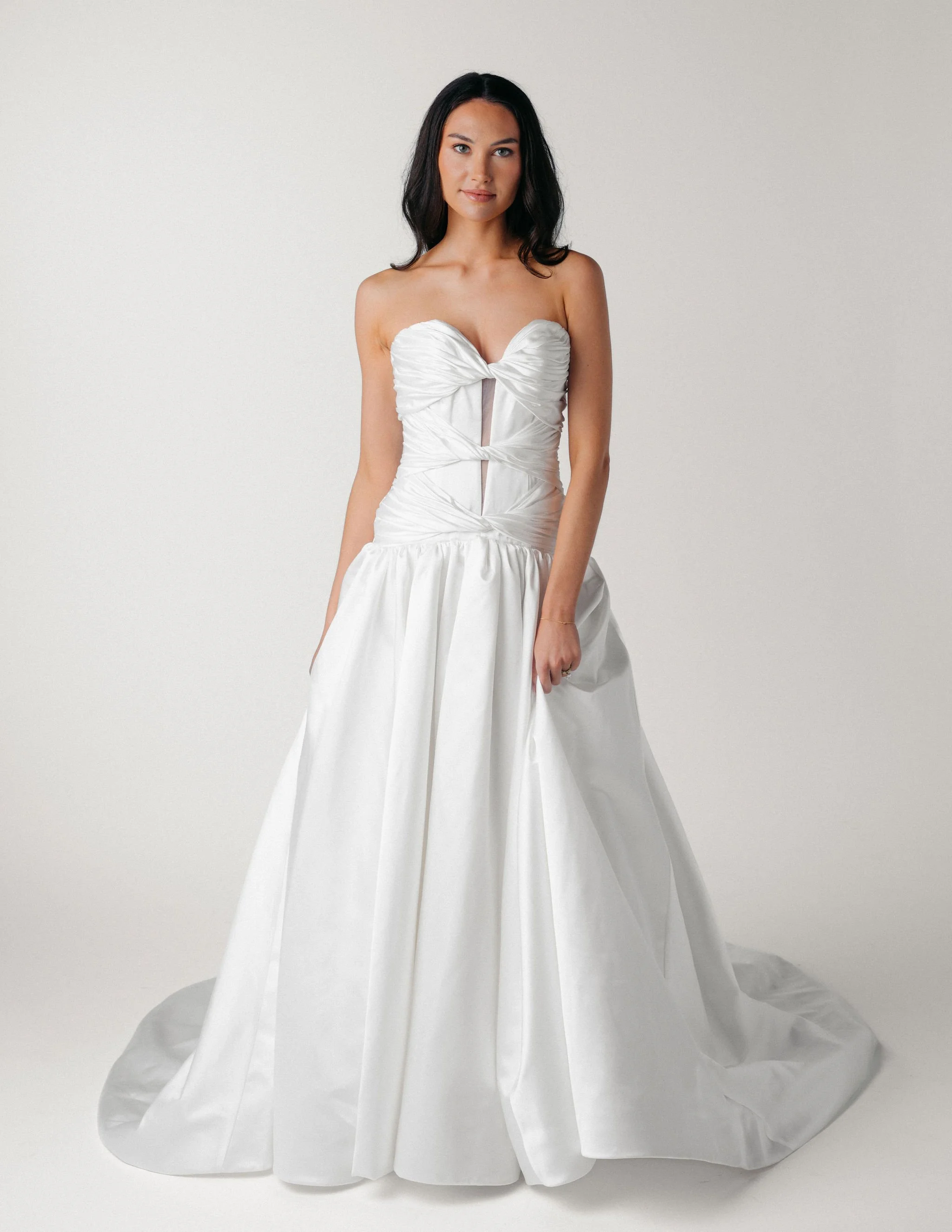 SamanthaWood_Designer_The_One_Bridal_Gown_front_MelangeDeBlanc.jpg