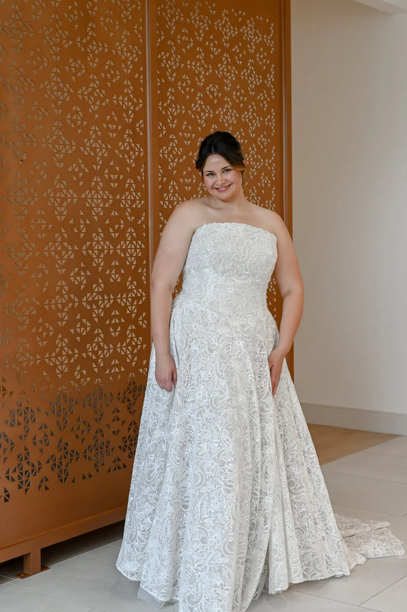 Curve-Couture-Bridal-Plus-Size-Wedding-Dresses-Unforgettable-Lugano-Front-5.jpg