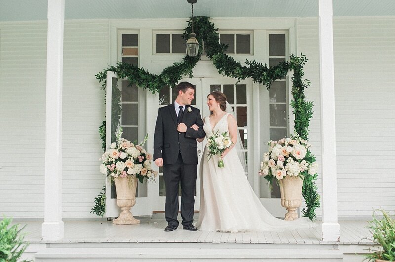 spring-wedding-the-cedars-jackson-mississippi_25.jpg