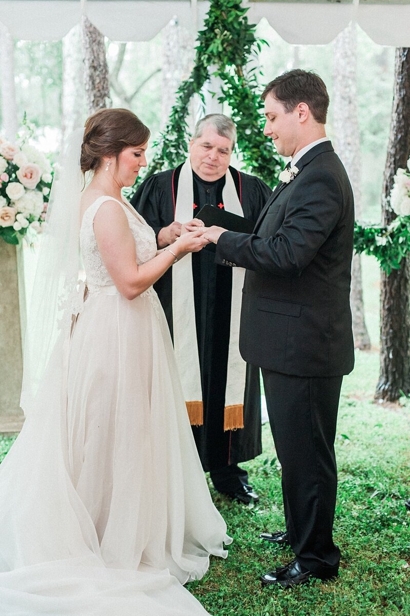 spring-wedding-the-cedars-jackson-mississippi_42.jpg