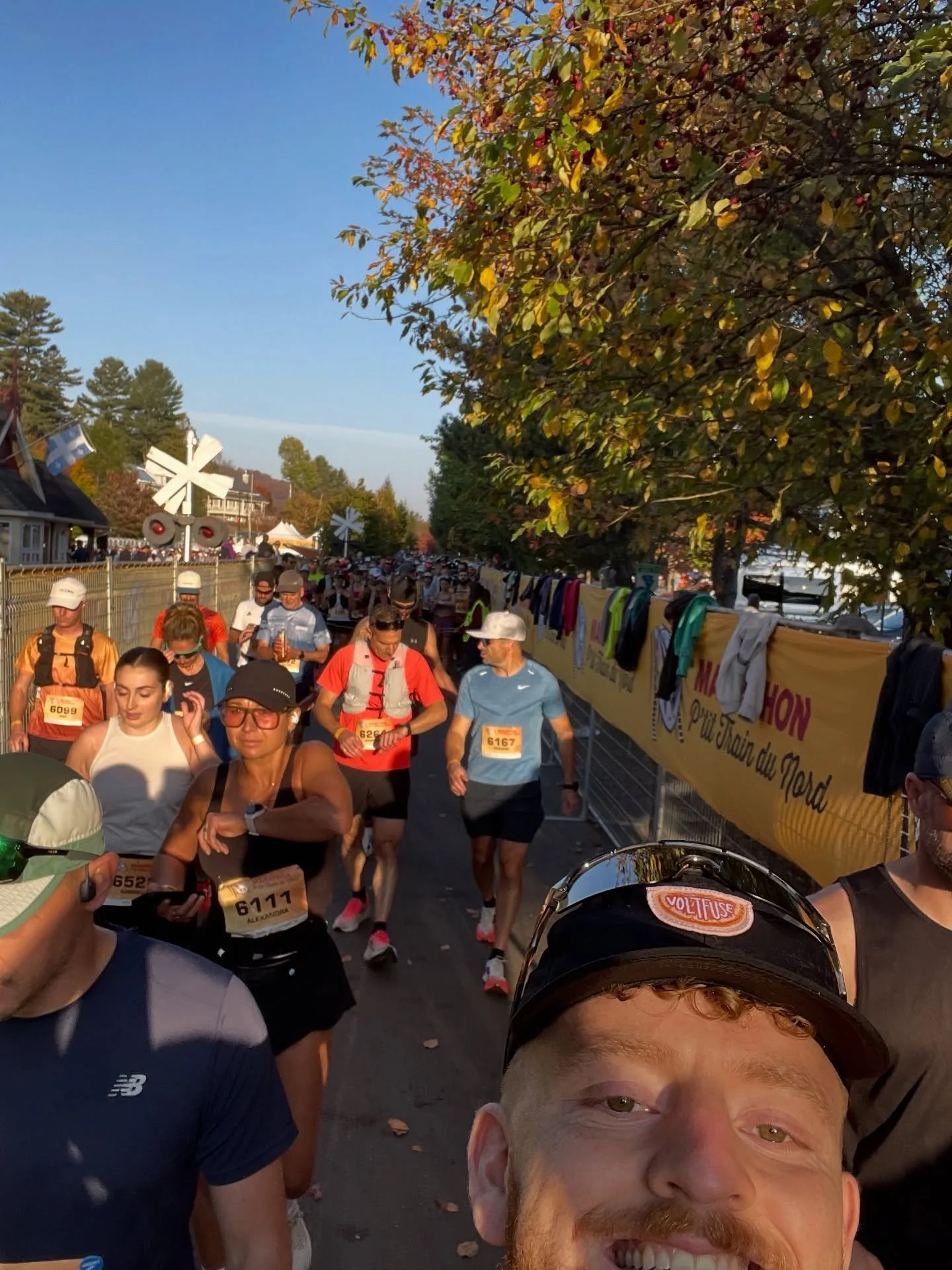 All-time fall time off to a great start with a great October. 

1) Marathon start line, high vibes.

2) @theolddublinbakery pumpkin tarts by the fire. Electric.

3) Spanish Reverse Lunge I saw on Instagram somewhere, potential for a good Spanish squa