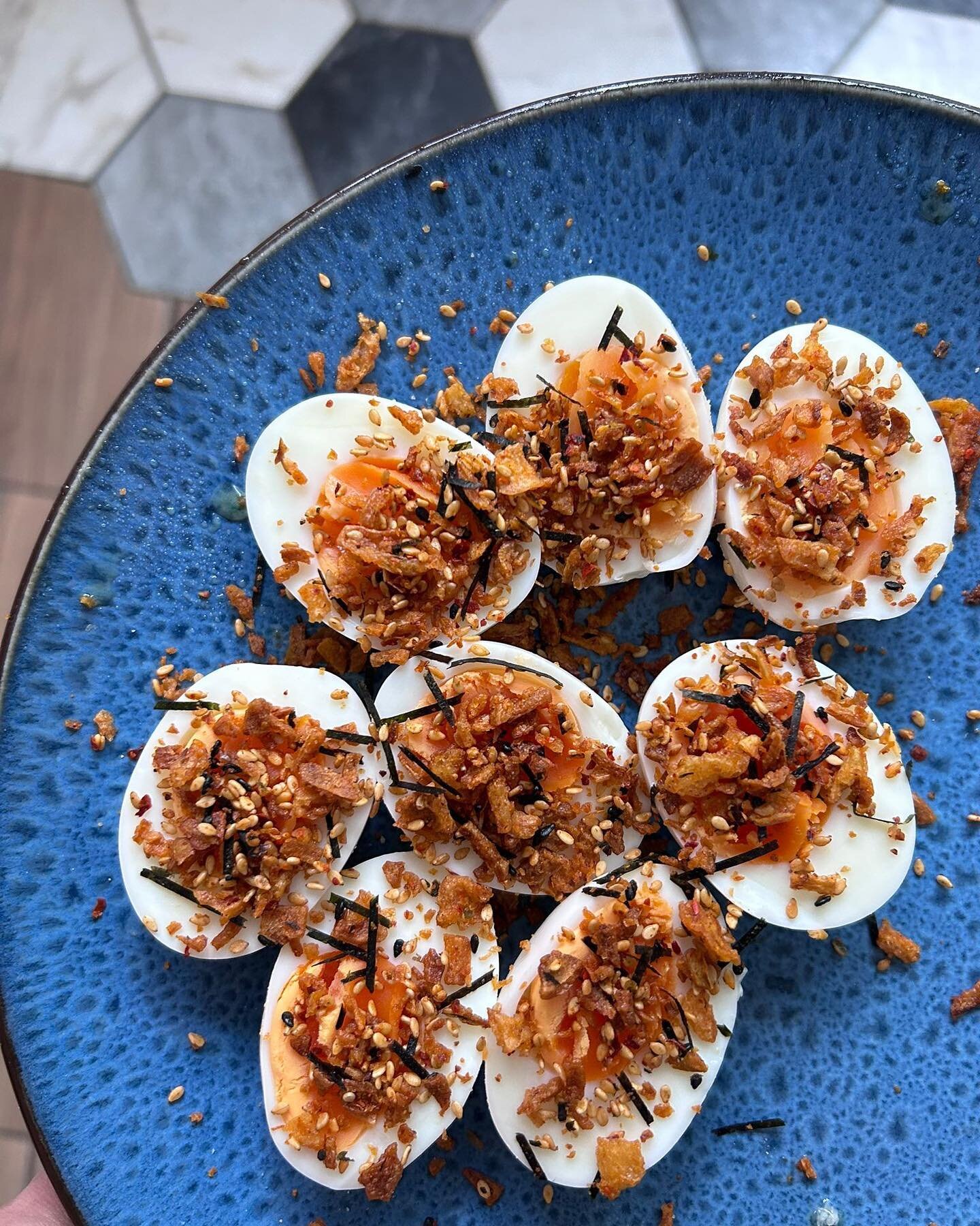 For egg lovers! Eggs + Furikake 🤍

Delicious, crunchy, full of zing, Umami&hellip; simply sexy. 

#furikake #eggs #egglover #japanesefood #wycombemade #delicious #buckinghamshire #madewithlove #handcrafted #spicemakersuk #madeinuk
