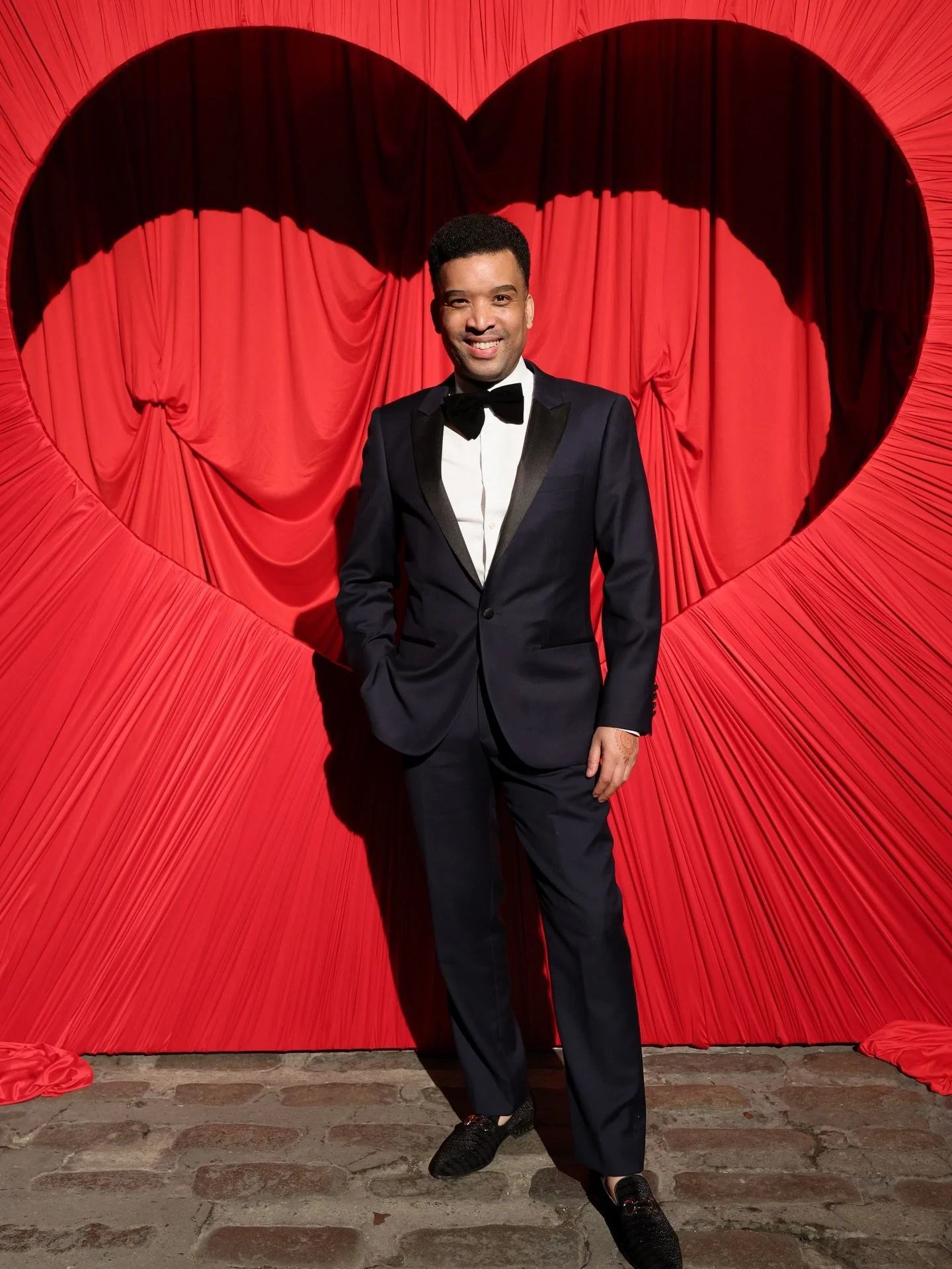 I WEAR MY ❤️ ON MY SLEEVE
.
.
Dressed head to toe in @mrrobbiesuits 
Photography @guavabooth 
Backdrop @shadesofgreyproductions 
Venue @thefoundrylic 
.
.
#bjornvw #weddingplanner #nyc #mensstyle #tuxedo