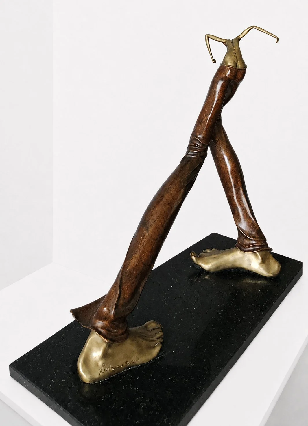 Right Feet Major 01.jpg