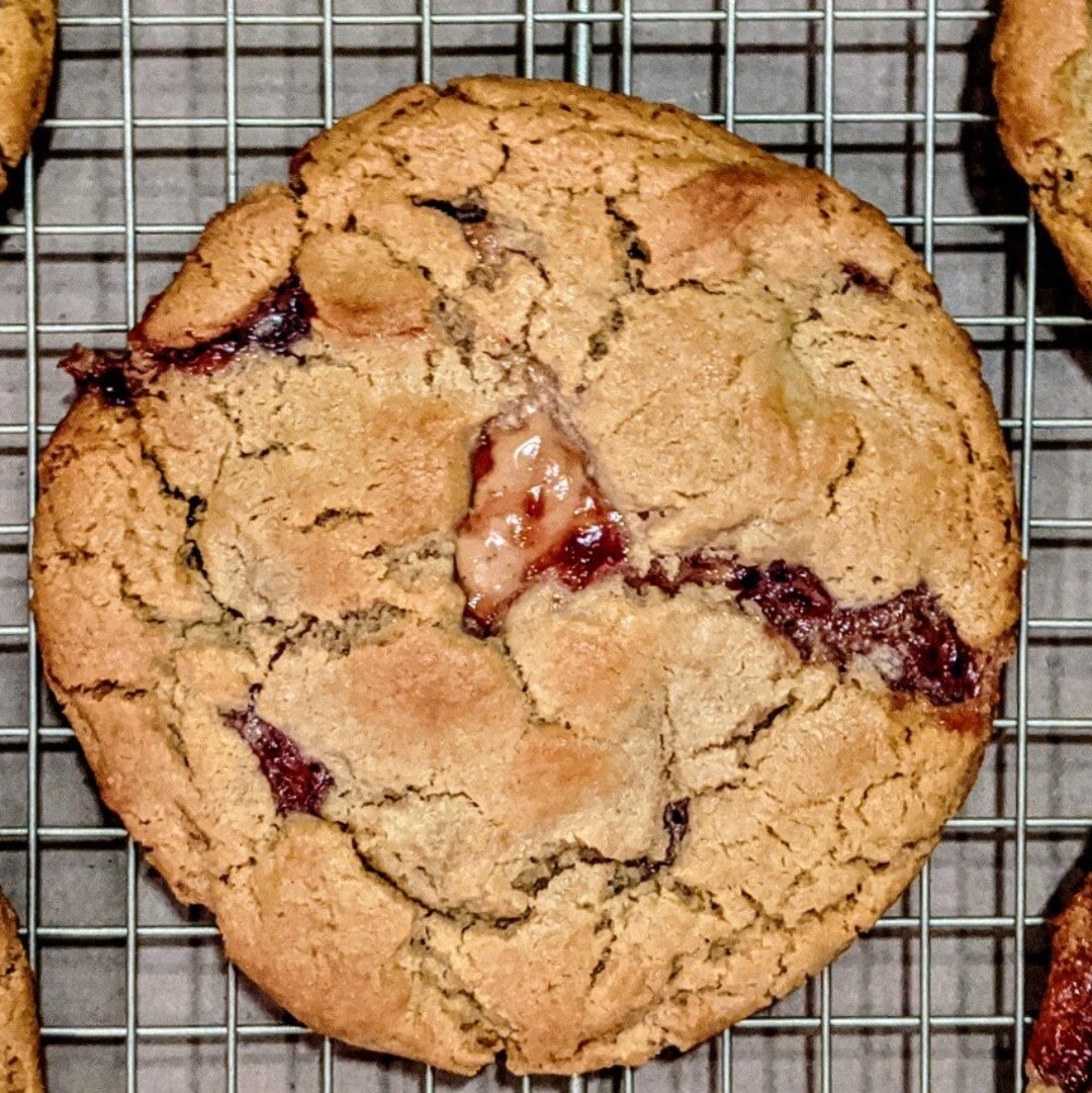 PB&amp;J cookies - sweet and savory perfection!