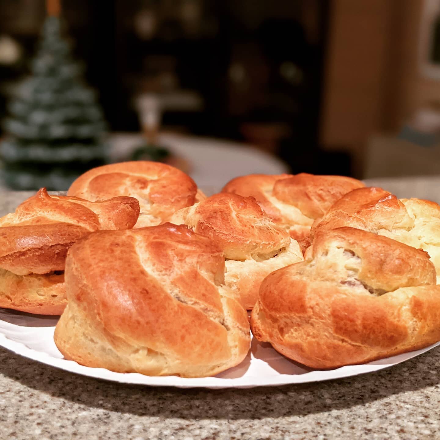 Taking down Xmas requires hastily made cream puffs to help deal with the sadness 😭🎄