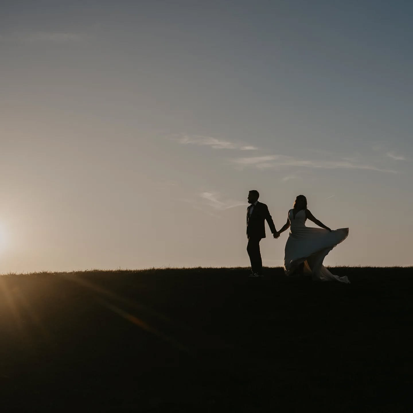 Absolutely love an intimate sunset silhouette moment.