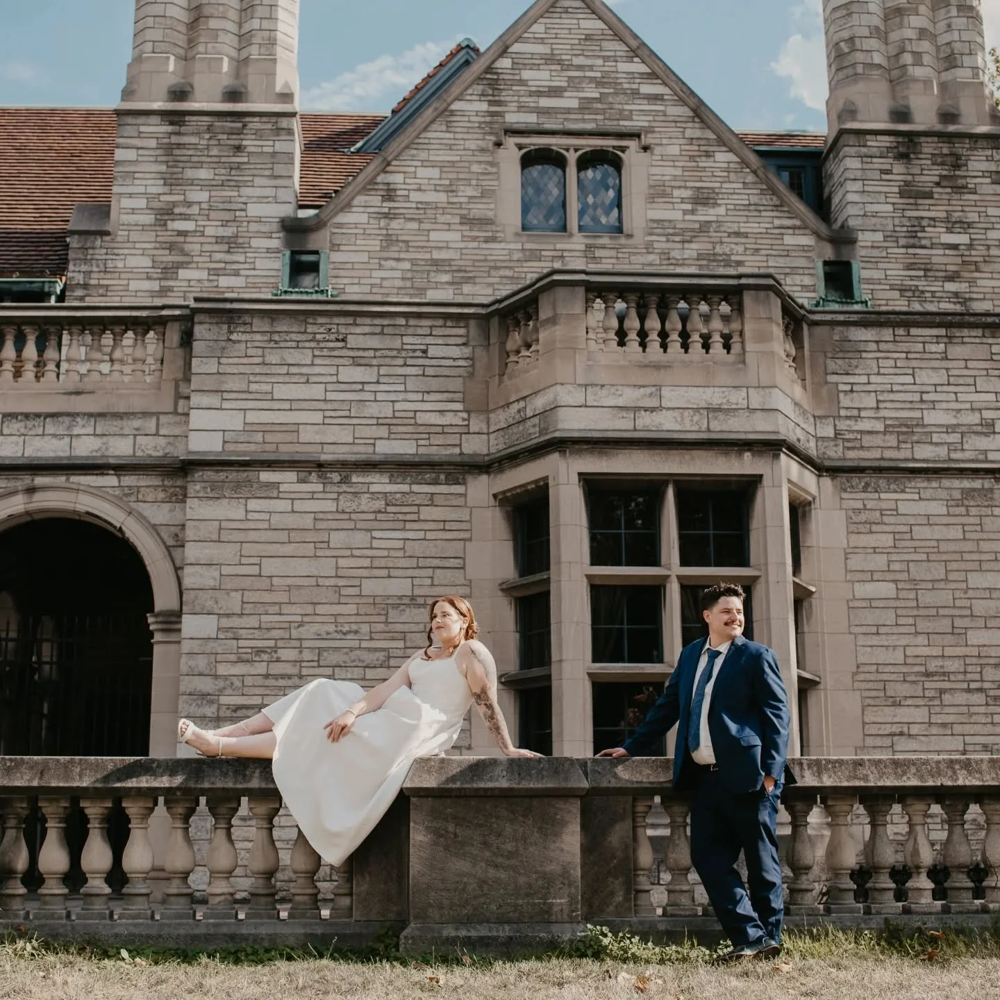 A fairytale intimate wedding on a Wednesday makes my heart flutter.💚