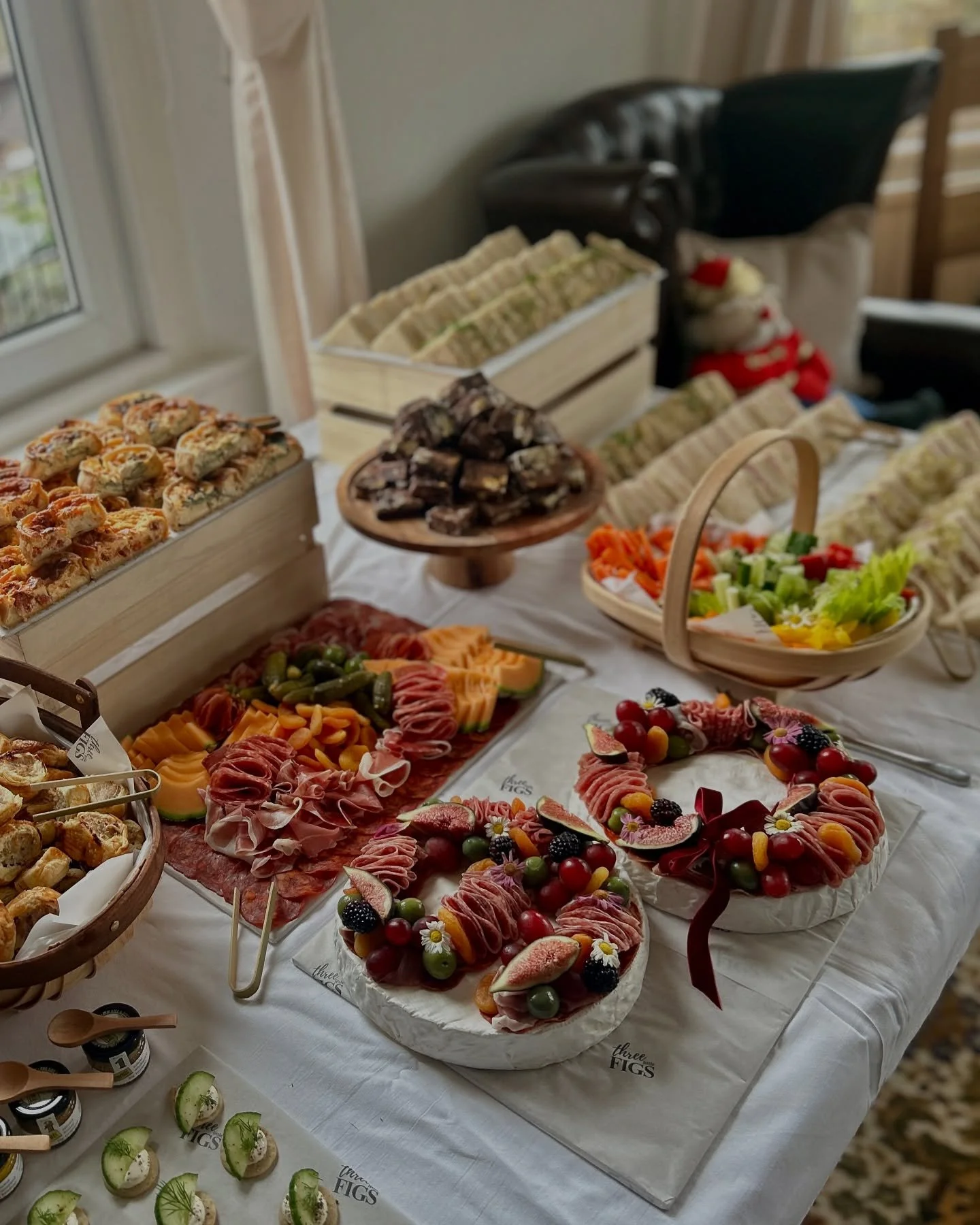 Turns out turning 90 can look this good 😚🫶🏻✨ ~ swipe for the goods 🧀