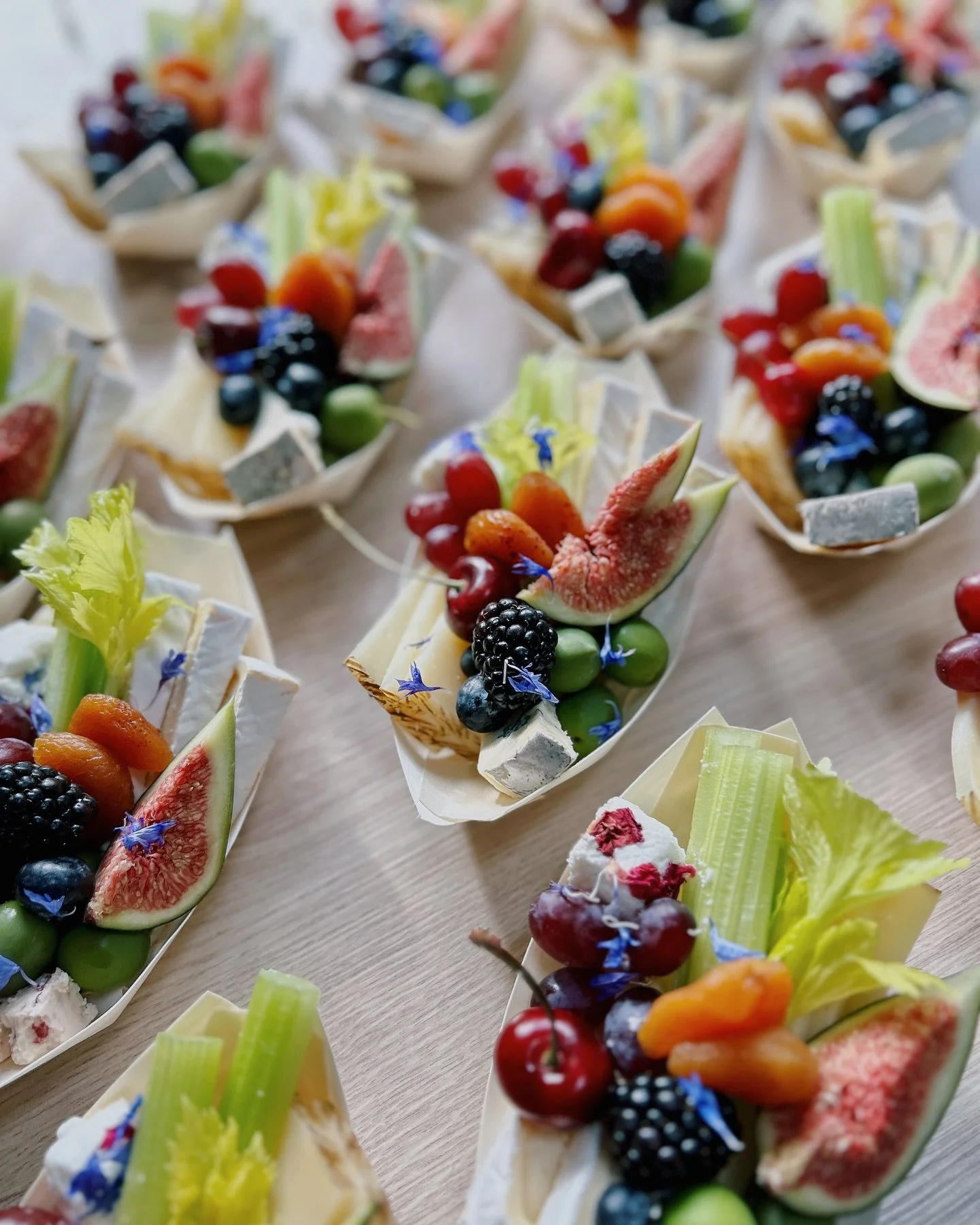 @threelittlefigsuk 🤝🏼 @brabazonbristol 

This time last week we launched our new Grazing Boats 🛶 at the launch of Brabazon&rsquo;s new Heritage District 🏡

The perfect grab-and-go picky bits to enjoy while exploring the beautiful show homes and g