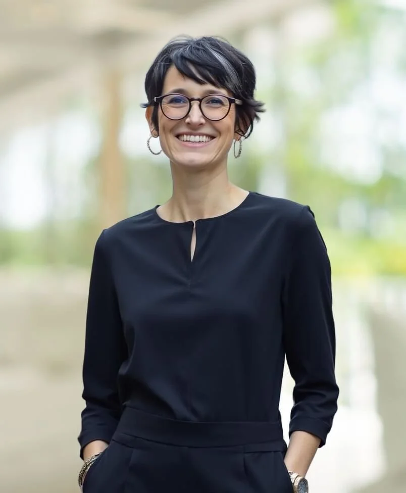 Whitney Rogers is a licensed therapist in Ventura, California, specializing in anxiety therapy, relational therapy, and parent coaching.